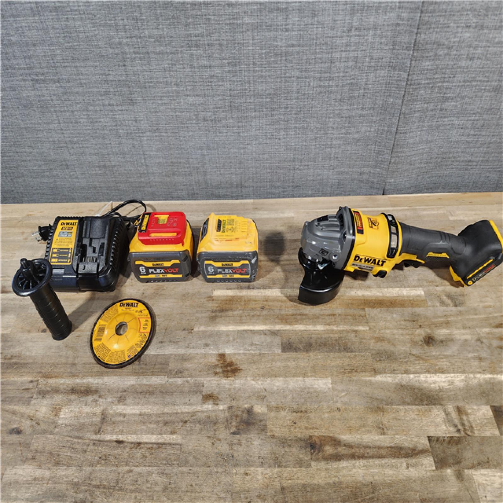 HOUSTON LOCATION - AS-IS DeWalt Flexvolt 60V Max Cordless Grinder  4.5 in; 6 in  Kit  W/ (2) BATTERY & CHARGER (DCG418X2)