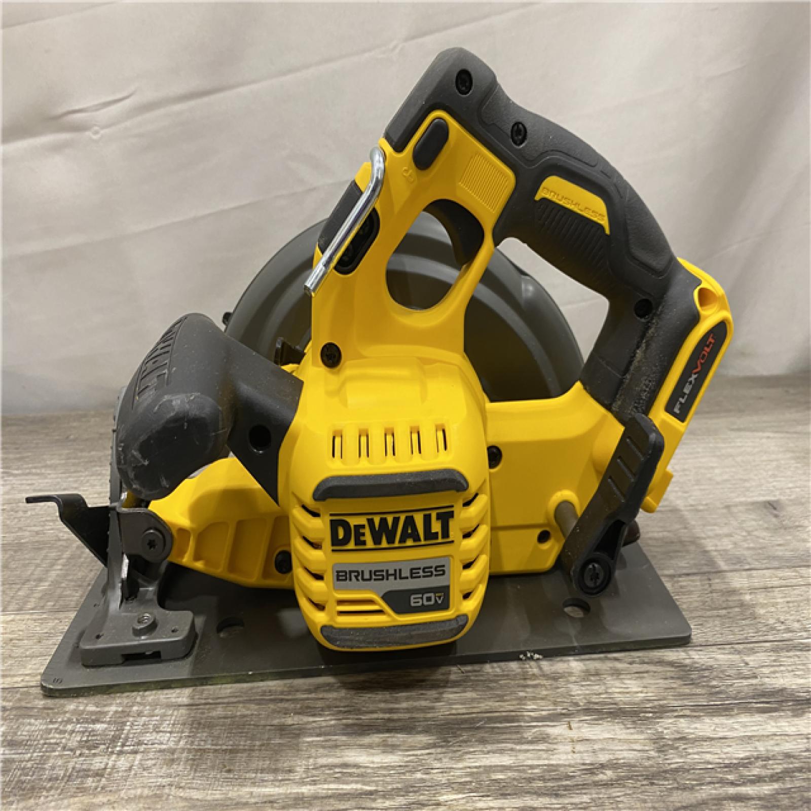 AS-IS DEWALT FLEXVOLT 60V MAX Cordless Brushless 7-1/4 in. Circular Saw with Brake (Tool Only)