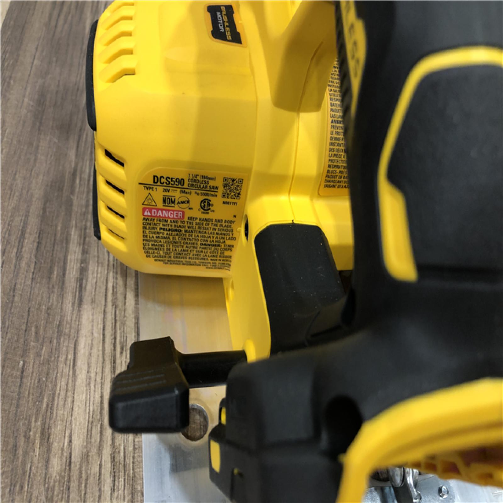 AS-IS DEWALT 20-Volt MAX 7-1/4 in. Cordless Circular Saw (Tool Only)