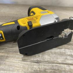 AS-IS DEWALT 20V MAX XR Cordless Barrel Grip Jigsaw (Tool Only)