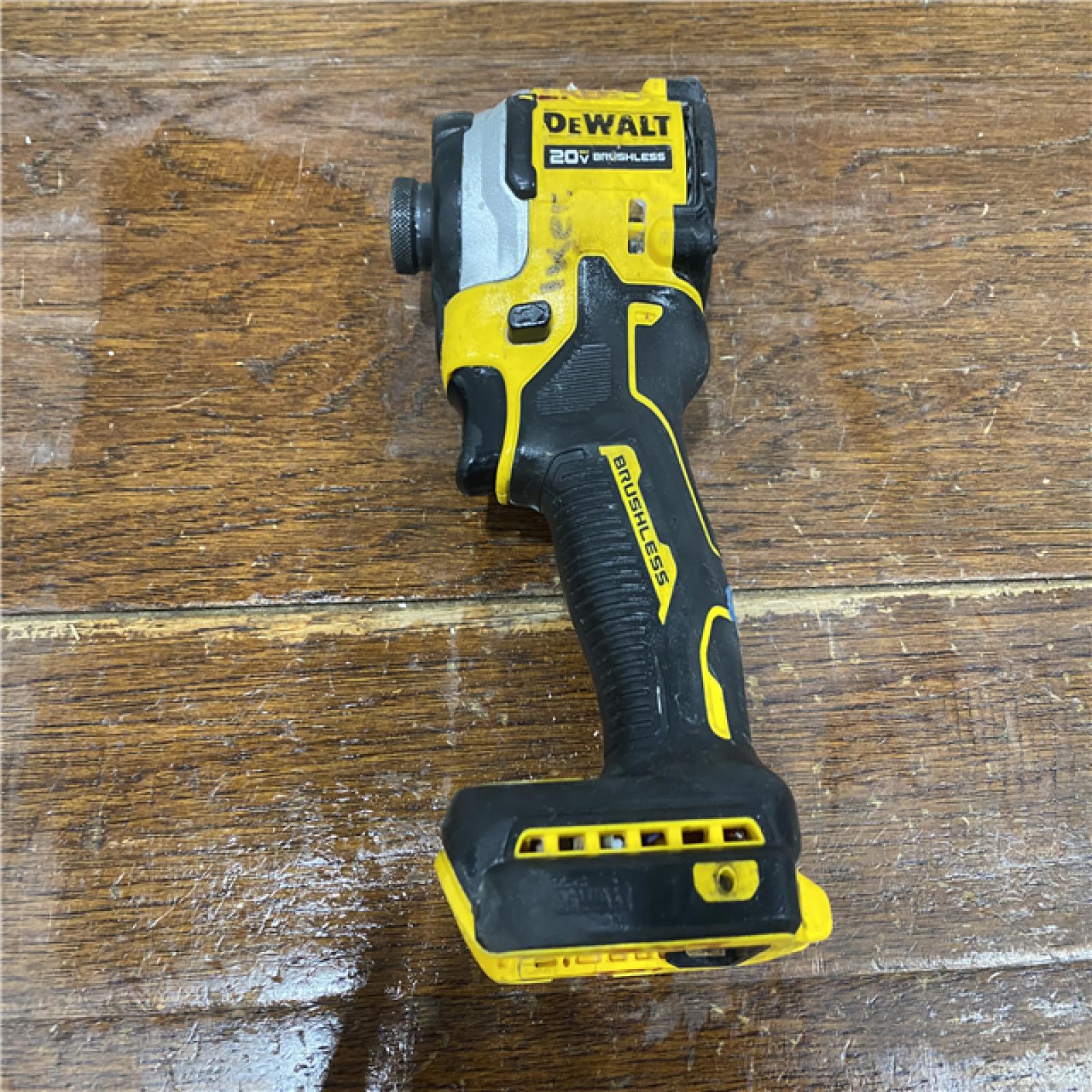AS-IS DEWALT ATOMIC 20V MAX Lithium-Ion Cordless 1/4 in. Brushless Impact Driver Kit, 5 Ah Battery, Charger, and Bag