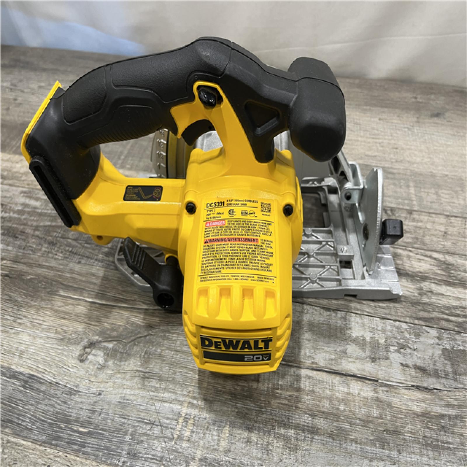 AS-IS DEWALT 6-1/2'' 165MM CIRCULAR SAW (Tool-Only)