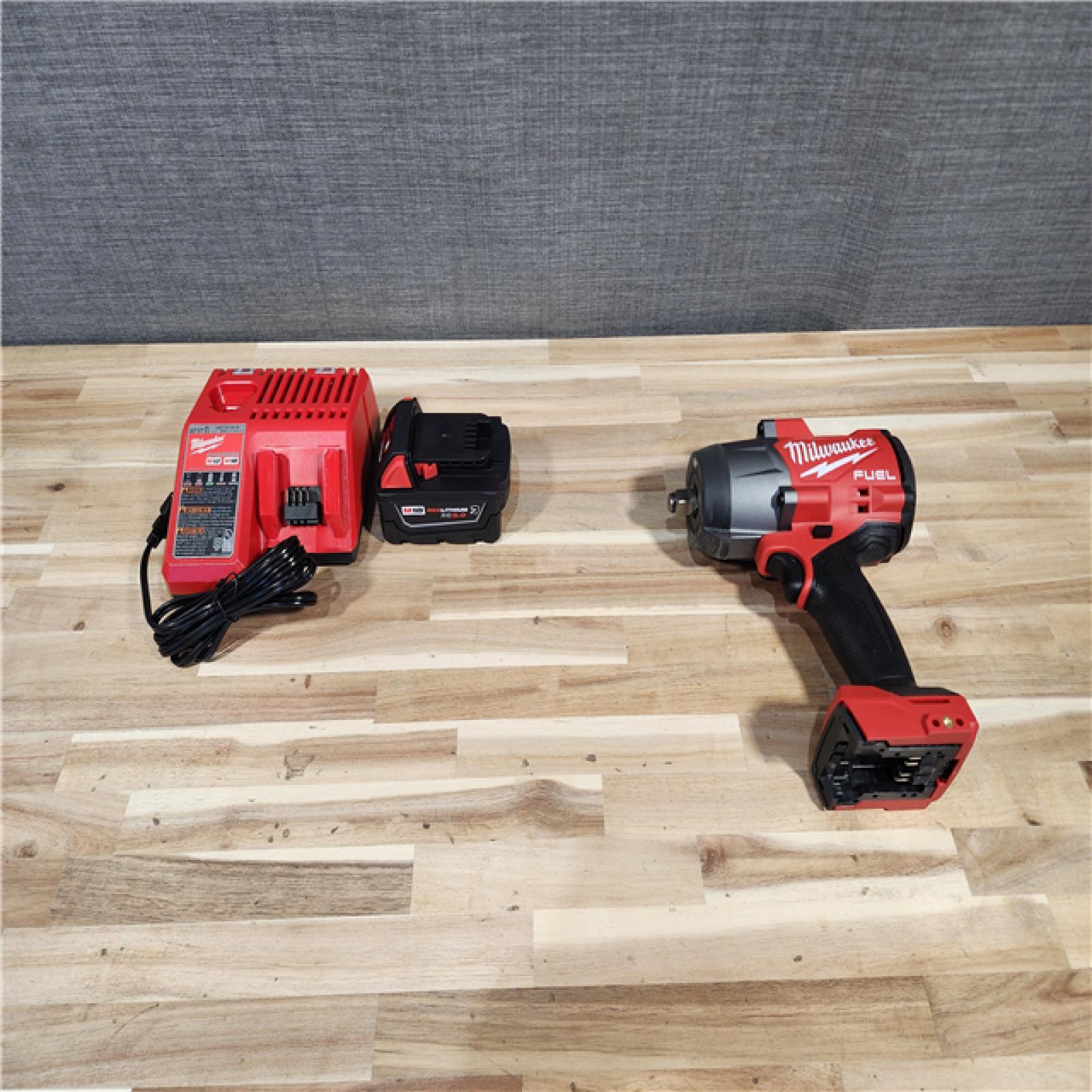 HOUSTON LOCATION - AS-IS Milwaukee  FUEL 18V Lithium-Ion Brushless Cordless 1/2 in. Impact Wrench w/Friction Ring Kit