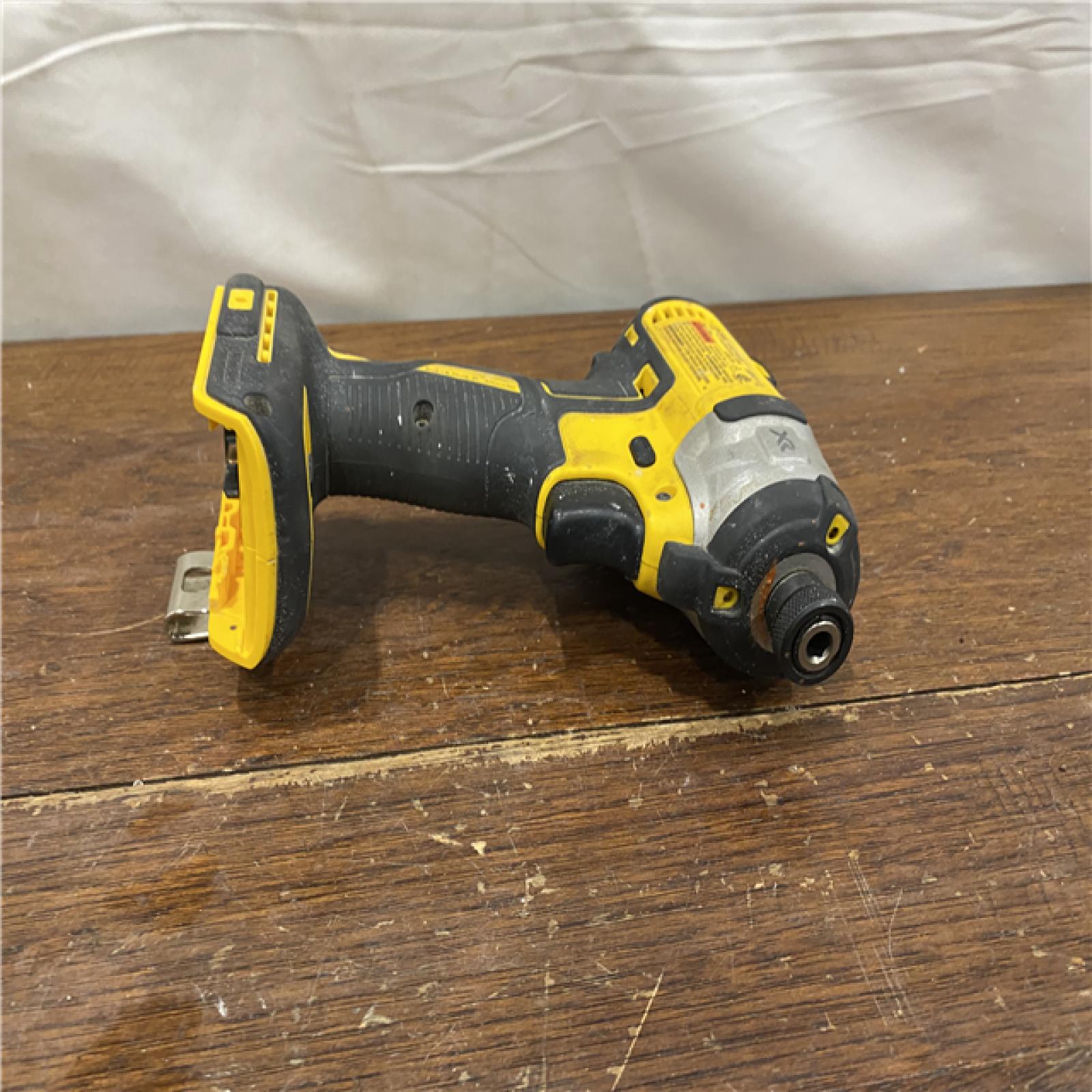 AS-IS DEWALT ATOMIC 20V MAX* Brushless Cordless Compact 1/4 in. Impact Driver Kit