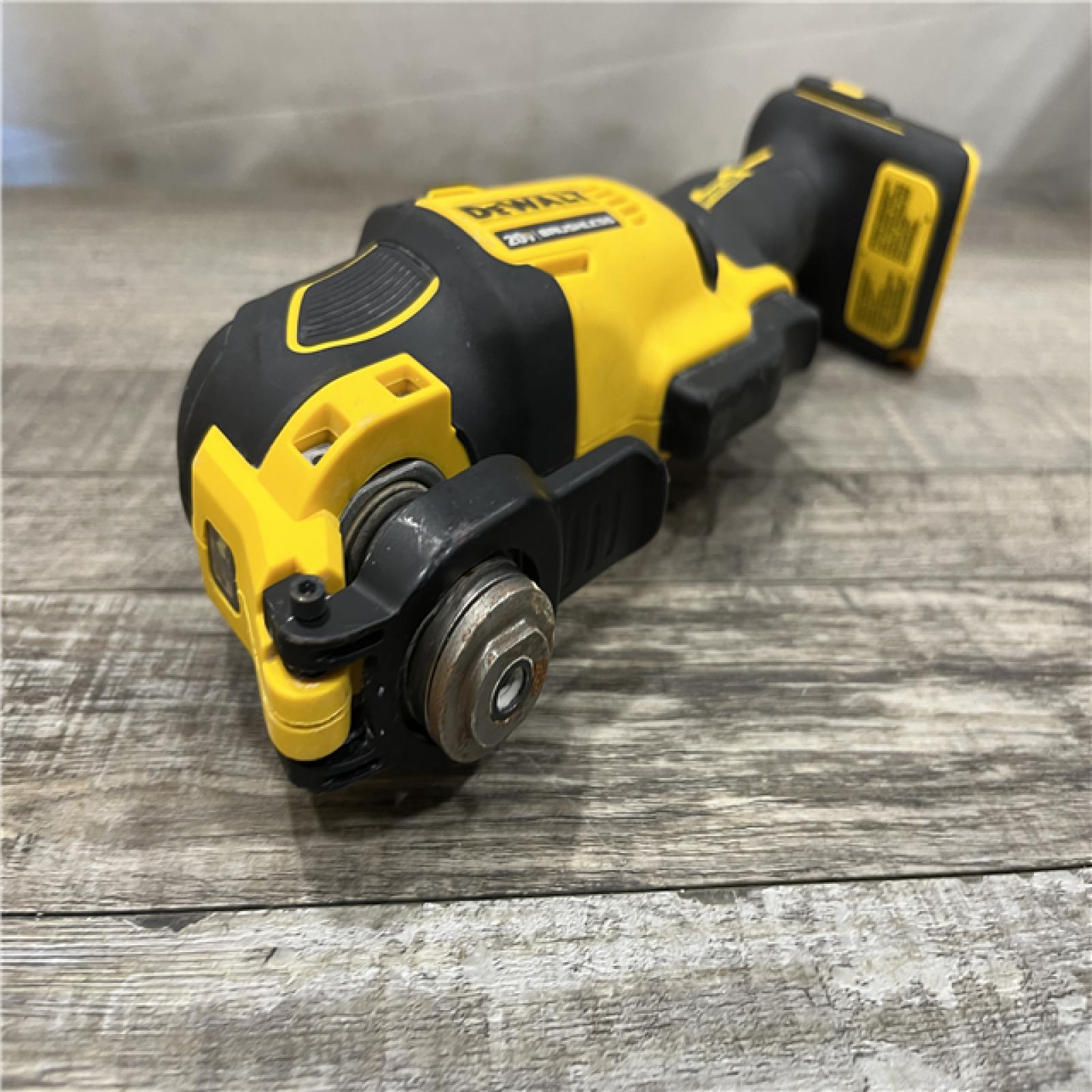 AS-IS DEWALT ATOMIC 20V MAX Cordless Brushless Oscillating Multi Tool (Tool Only)