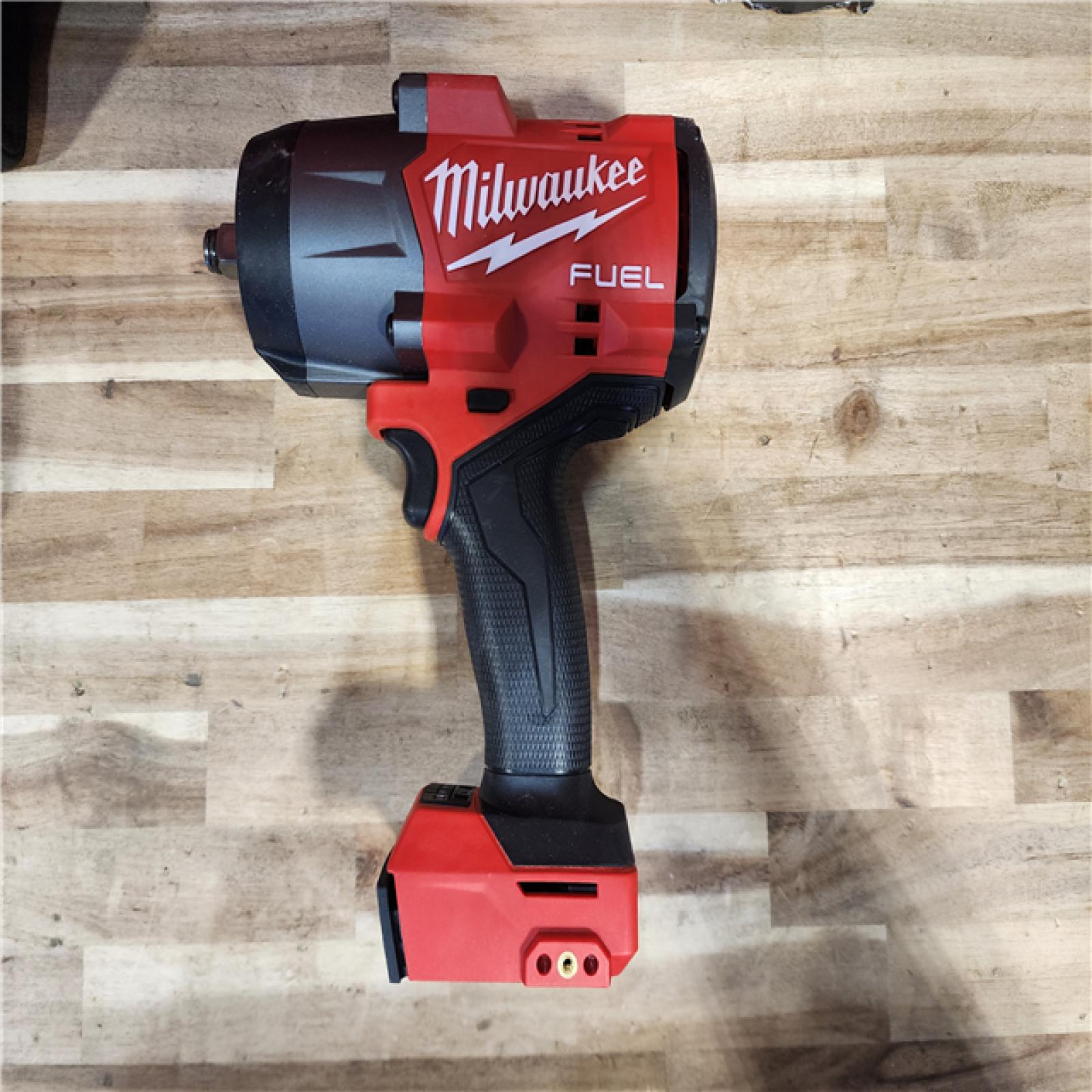 HOUSTON LOCATION - AS-IS (APPEARS LIKE NEW) Milwaukee FUEL 18V Lithium-Ion Brushless Cordless 1/2 in. Impact Wrench w/Friction Ring Kit