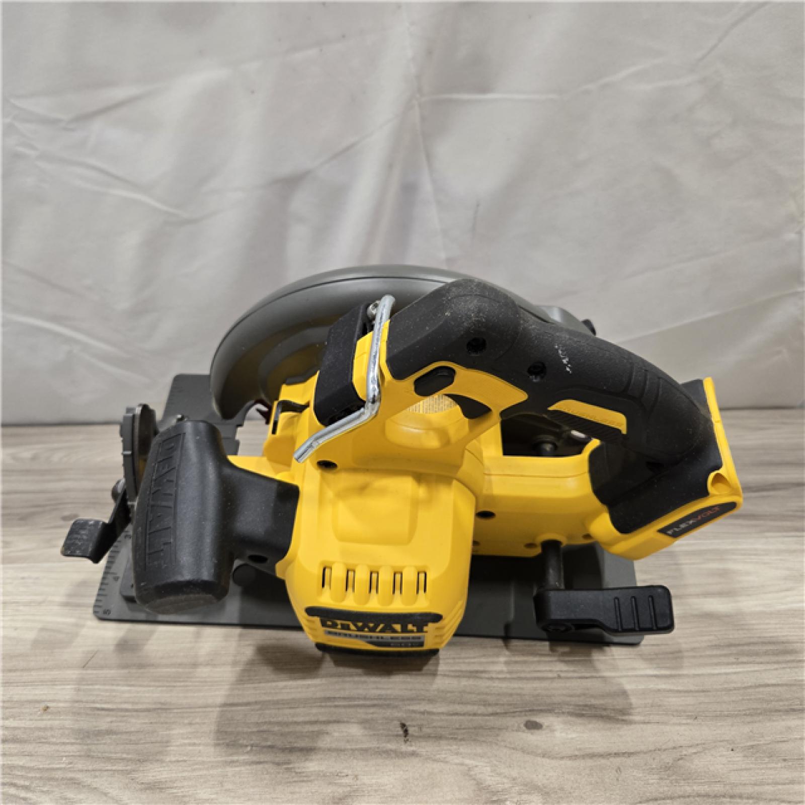 AS-IS DeWALT Flexvolt Max 7-1/4 60V Circular Saw (Tool Only)