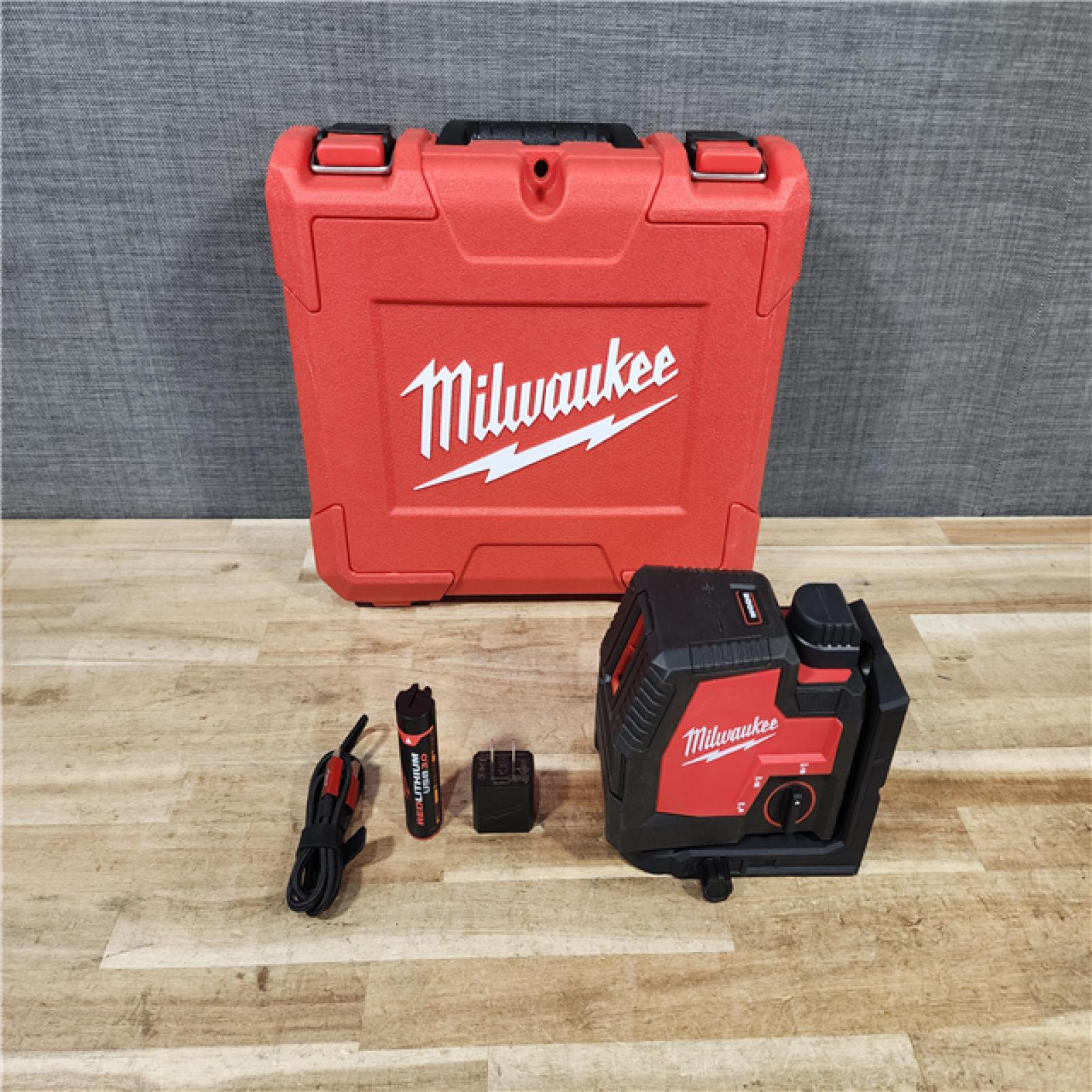 HOUSTON LOCATION - AS - IS Milwaukee 100 ft. REDLITHIUM Lithium-Ion USB Green Rechargeable Cross Line Laser Level with Charger