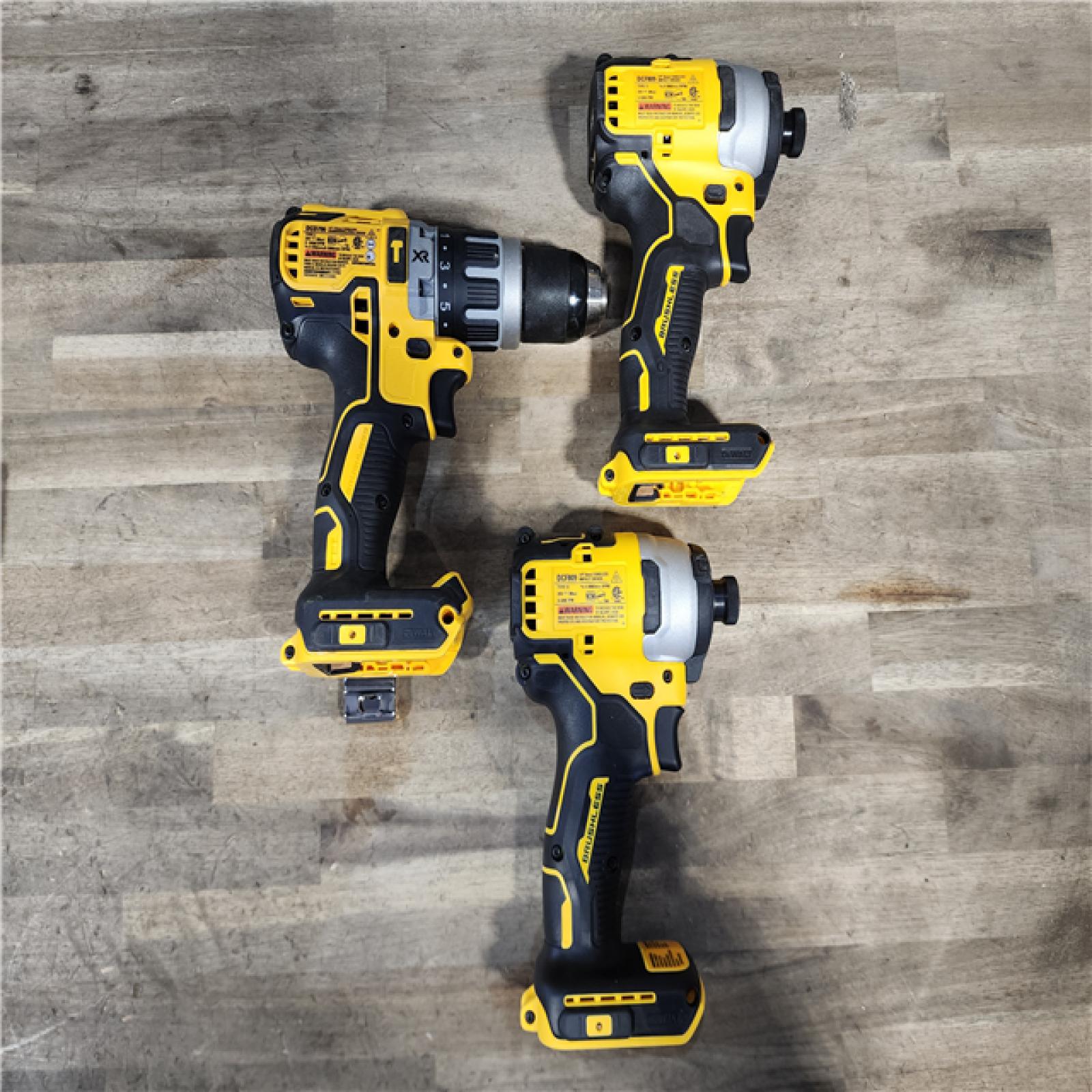 HOUSTON LOCATION - AS-IS DEWALT 3 TOOL COMBO KIT W/ (2) BATTERY & CHARGER