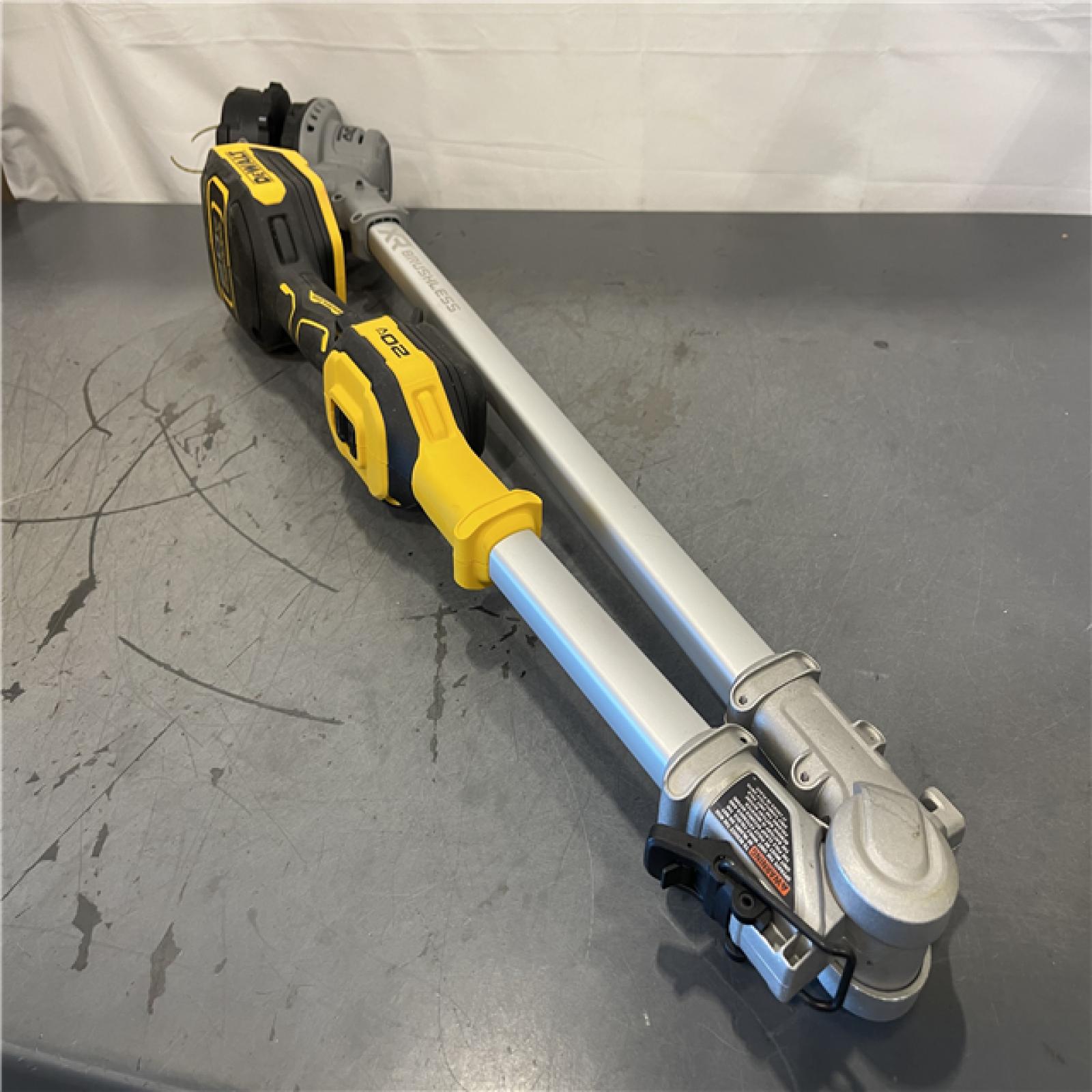 AS-IS - DeWalt 20V MAX 14 in. Brushless Cordless Battery Powered Foldable String Trimmer Kit