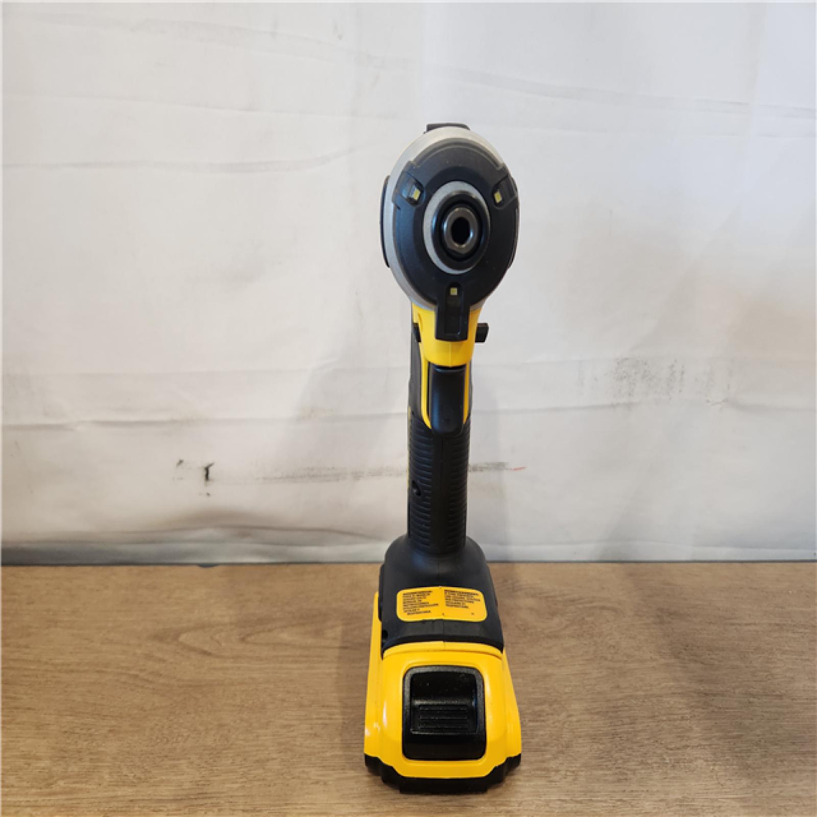 DeWalt ATOMIC 20V MAX Brushless Compact 1/4 in. Impact Driver Kit