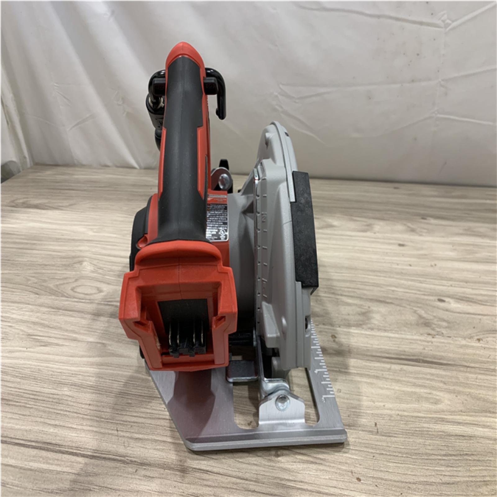 AS-IS Milwaukee 18V Lithium-Ion Brushless Cordless 7-1/4 in. Circular Saw (Tool-Only)