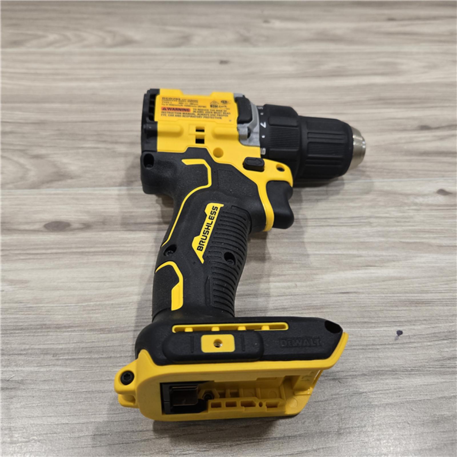 AS-IS DEWALT ATOMIC COMPACT SERIES 20V MAX* Cordless Drill/Driver Kit