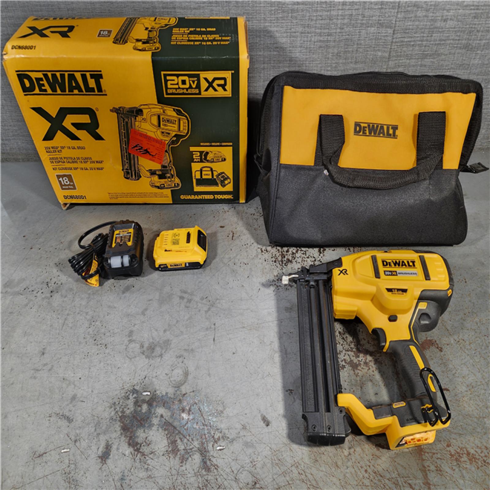 HOUSTON LOCATION - AS-IS DEWALT 20V MAX XR 18 Gauge Brad Nailer Kit