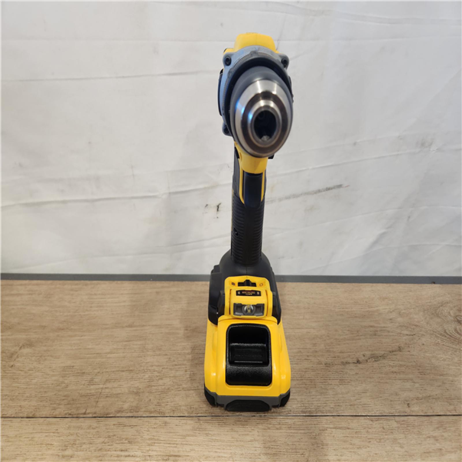 AS-IS- DEWALT 20V XR Lithium-Ion Cordless Brushless 1/2 in. Drill/Driver Kit