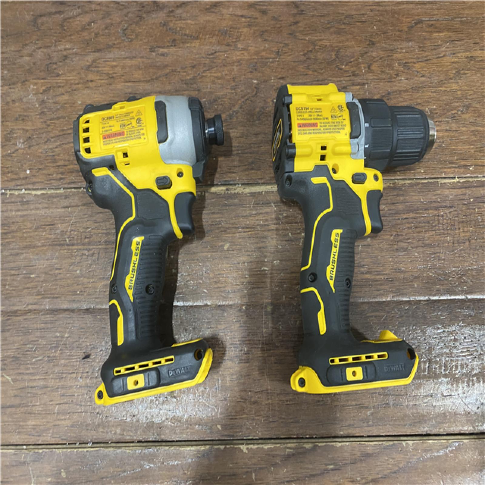 AS-IS DEWALT ATOMIC 20-Volt MAX Lithium-Ion Cordless Combo Kit (2-Tool) with (2) 2.0Ah Batteries, Charger and Bag