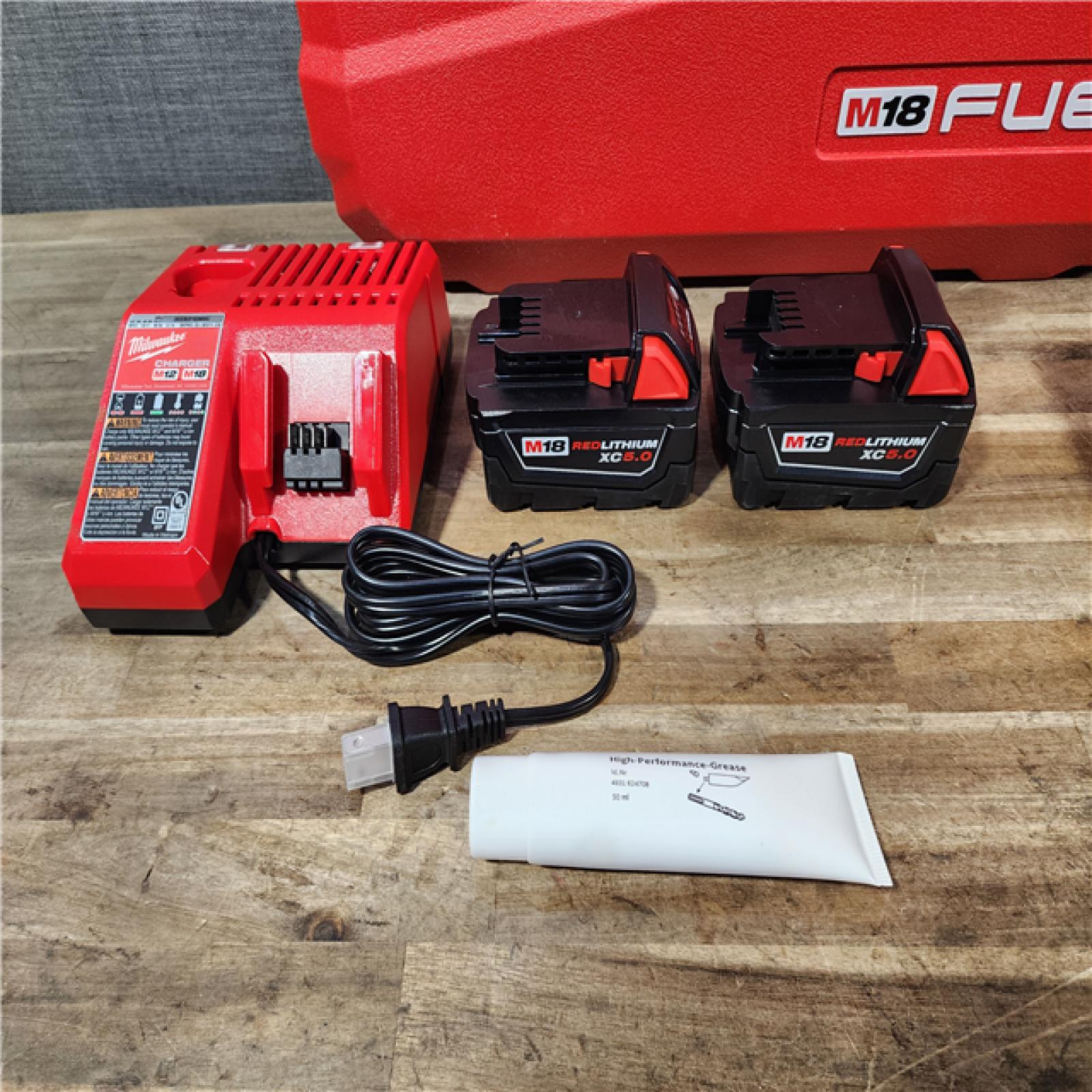 HOUSTON LOCATION - AS-IS (APPEARS LIKE NEW) Milwaukee FUEL 18V Lithium-Ion Brushless 1 in. Cordless SDS-Plus Rotary Hammer Kit