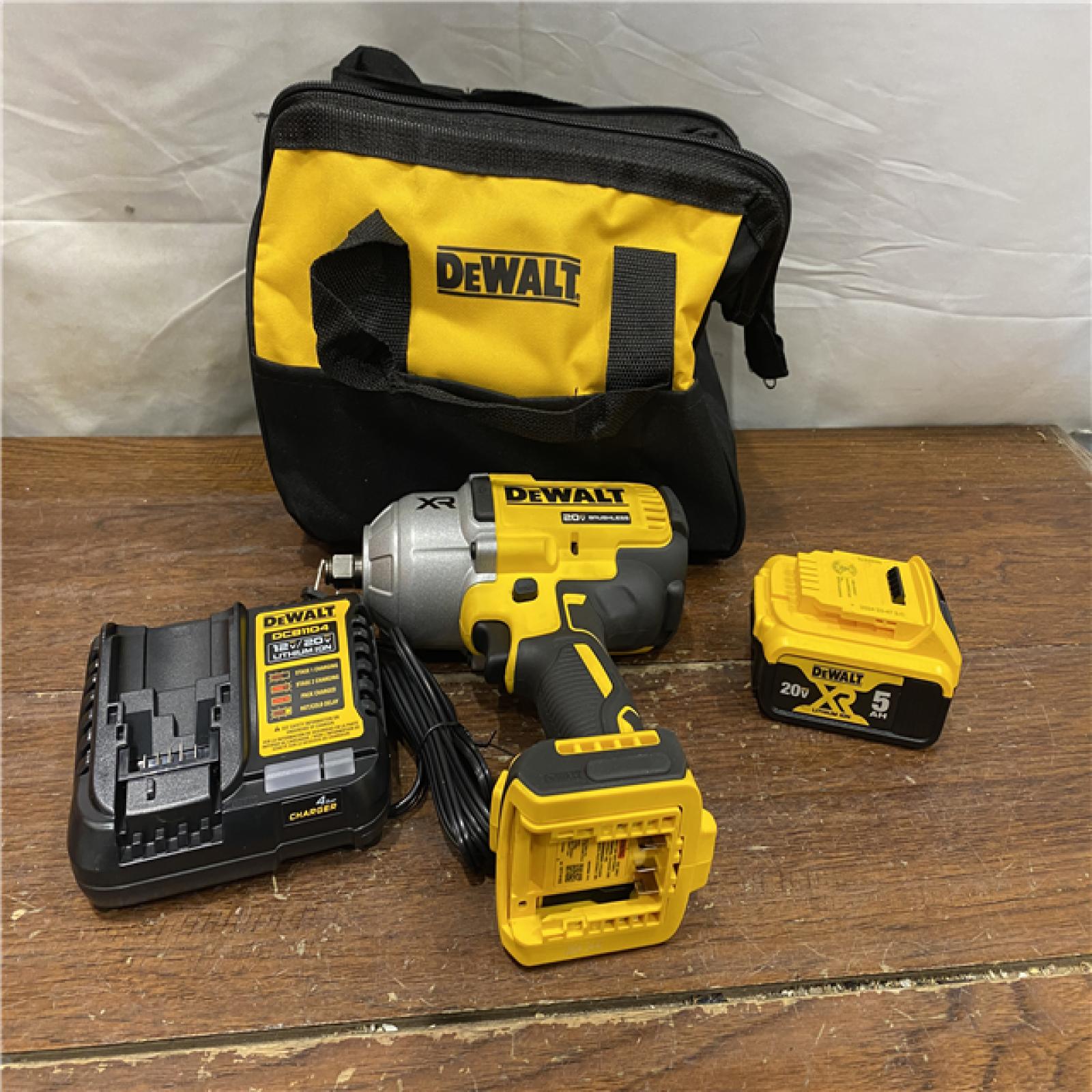AS-IS Dewalt 20V MAX Lithium-Ion Cordless 1/2 in. Impact Wrench Kit