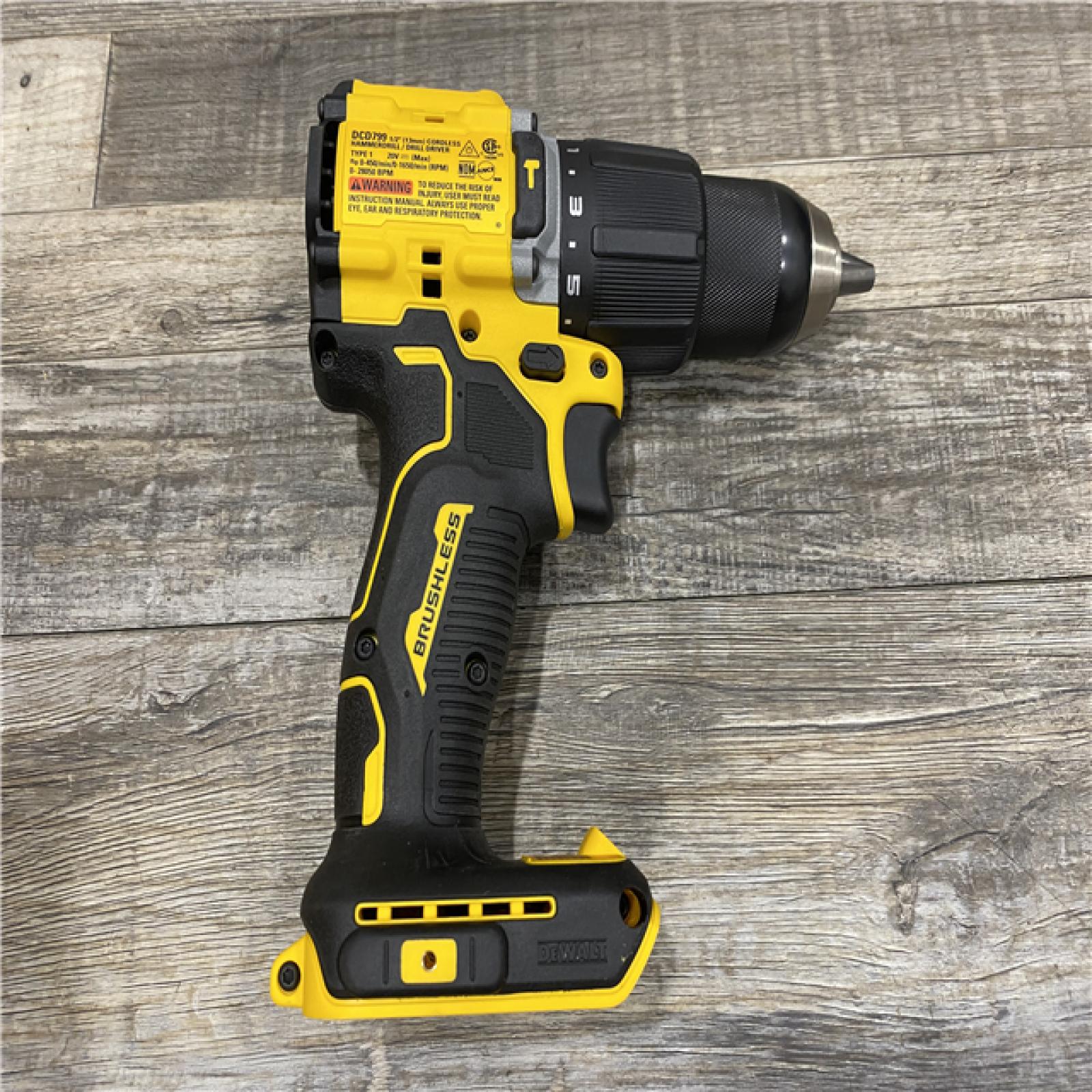 AS-IS DEWALT ATOMIC 20V Cordless 1/2 in. Compact Hammer Drill Kit