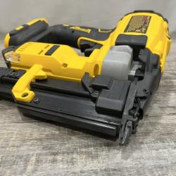 AS-IS DEWALT ATOMIC 20V MAX Lithium Ion Cordless 23 Gauge Pin Nailer Kit