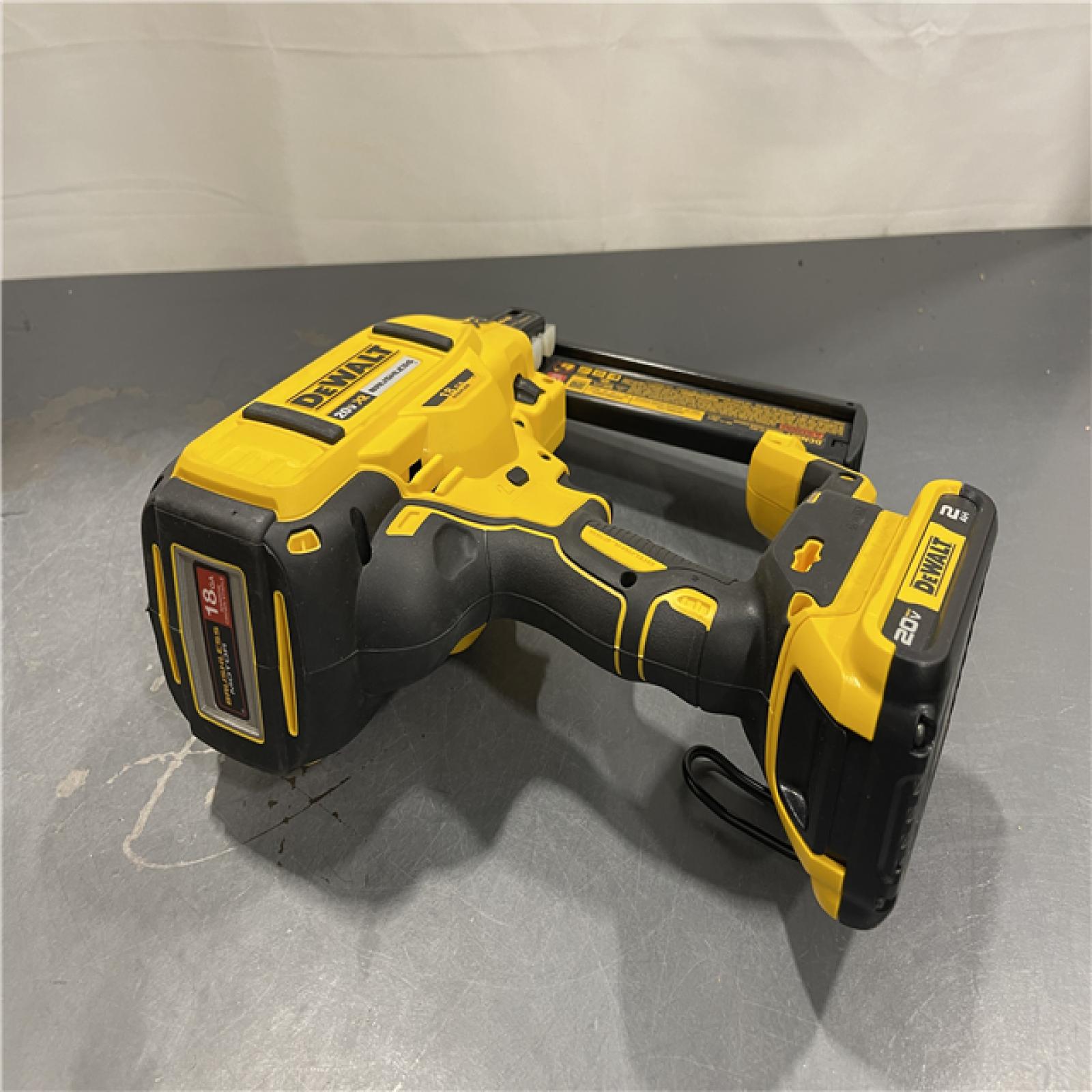 AS-IS - DEWALT 20V MAX XR 18 Gauge Brad Nailer Kit