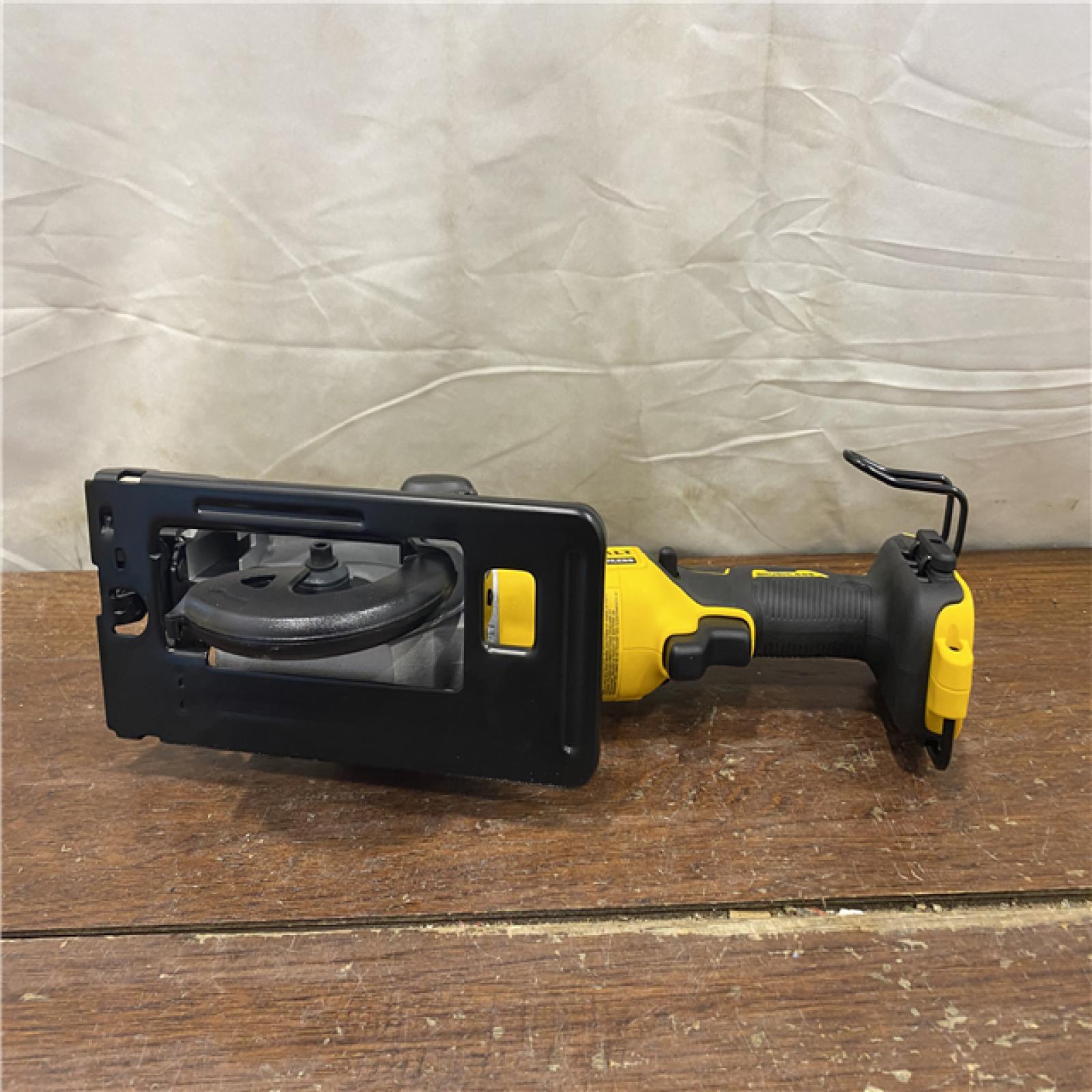 AS-IS DEWALT ATOMIC 20V MAX Cordless Brushless 4-1/2 in. Circular Saw (Tool Only)