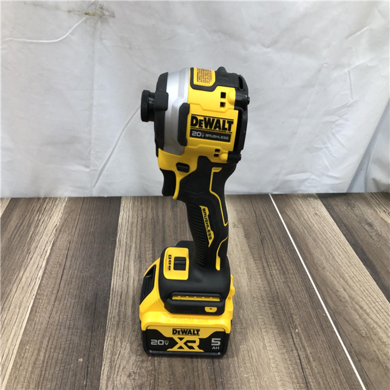 AS-IS DEWALT ATOMIC 20V MAX Lithium-Ion Cordless 1/4 in. Brushless Impact Driver Kit