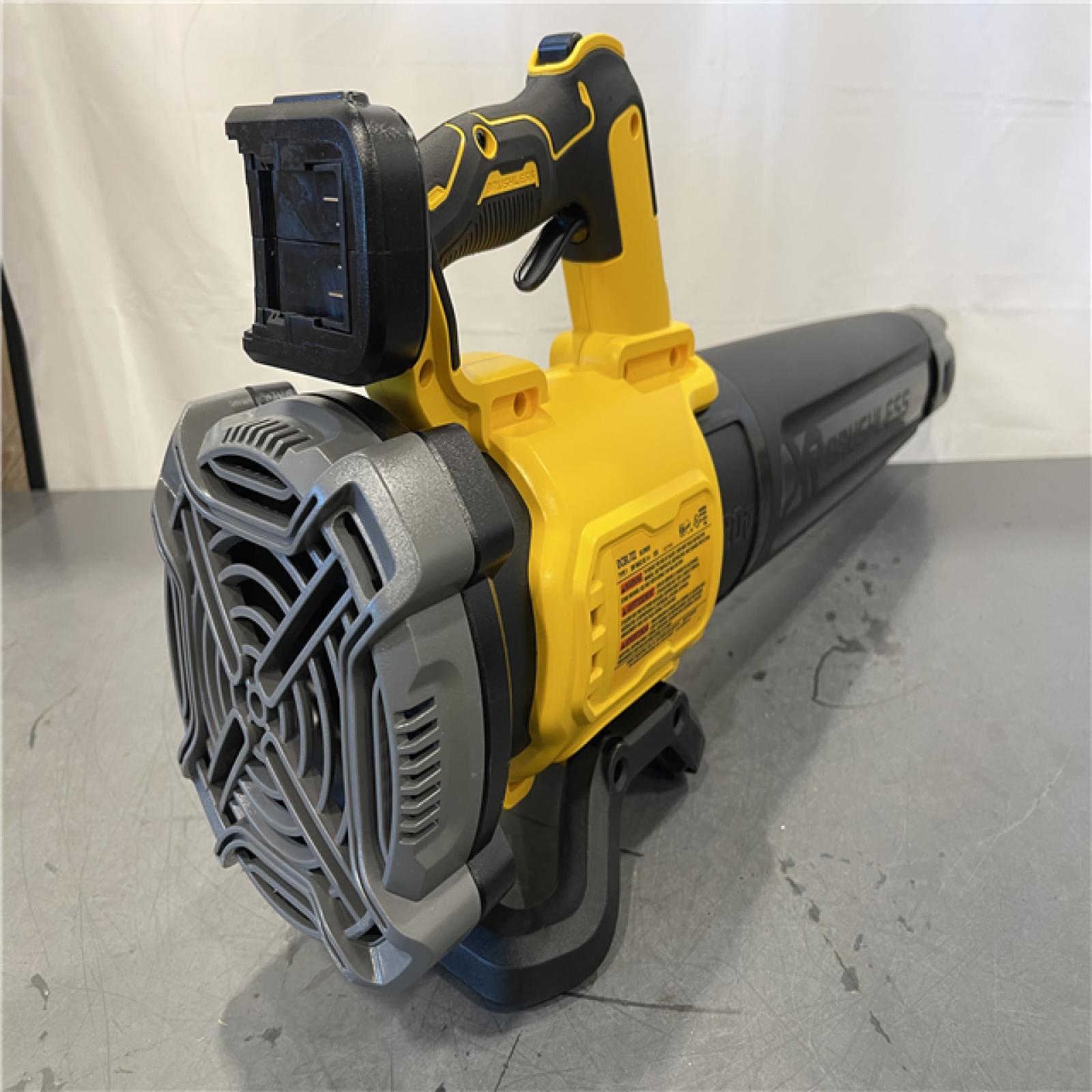 AS-IS - DEWALT 20V MAX 125 MPH 450 CFM Brushless Cordless Battery Powered Blower (Tool Only)