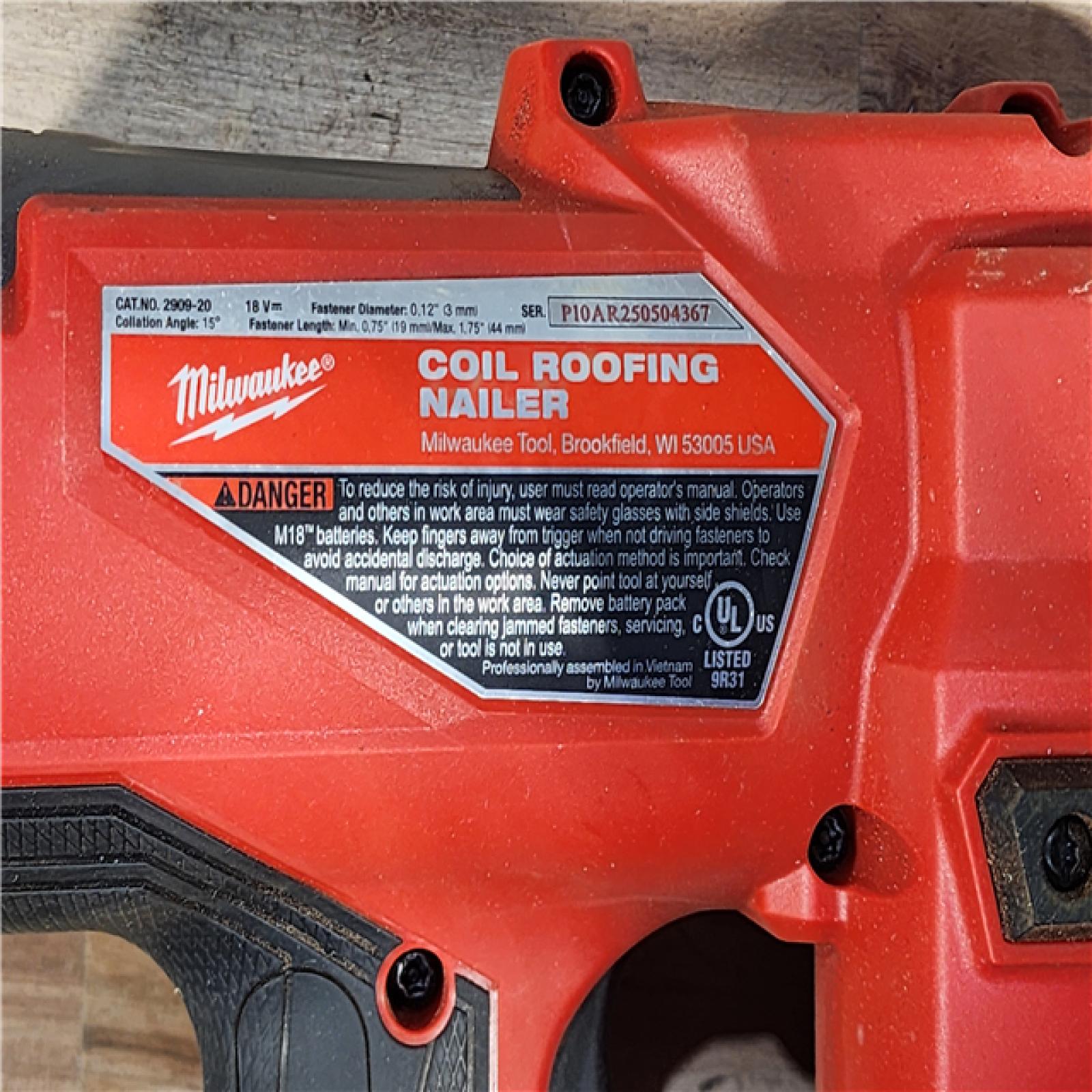 HOUSTON LOCATION - AS-IS Milwaukee FUEL 18-Volt Lithium-Ion Brushless Cordless Coil Roofing Nailer (Tool Only)