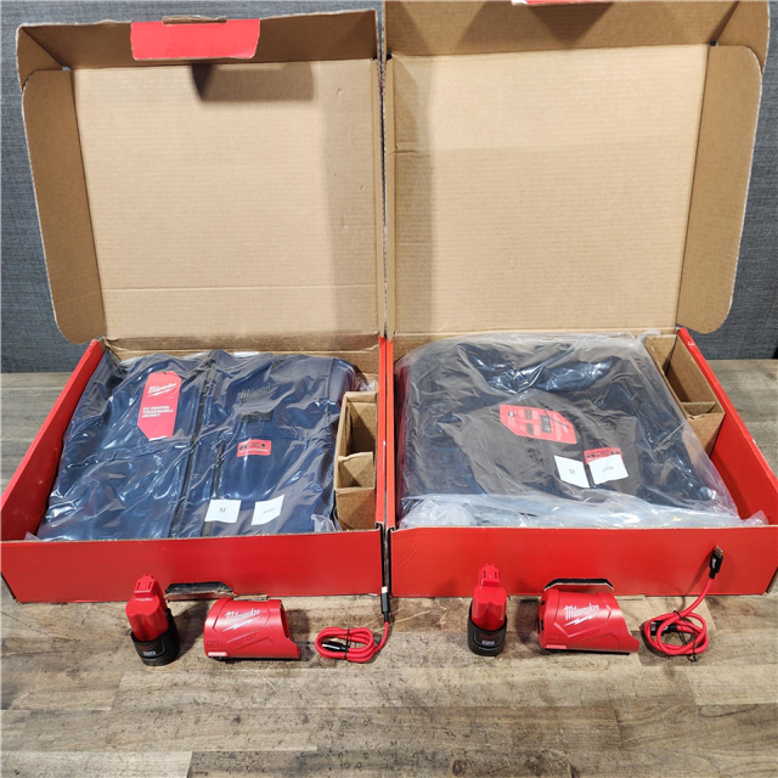 HOUSTON LOCATION - AS-IS MILWAUKEE 2 HEATED CLOTHING COMBO KIT