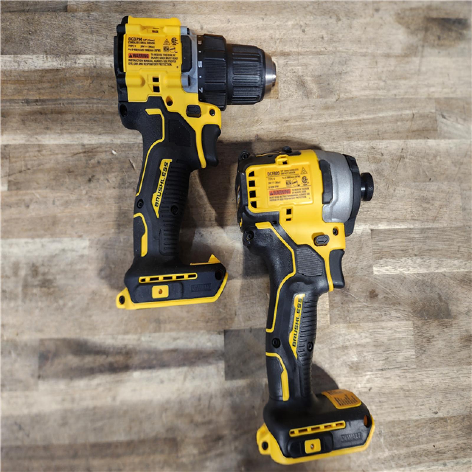 HOUSTON LOCATION - AS-IS Dewalt DCK225D2 20V MAX ATOMIC Brushless Compact Lithium-Ion 1/2 in. Cordless Drill Driver and 1/4 in. Impact Driver Combo Kit with 2 Batteries 2 Ah