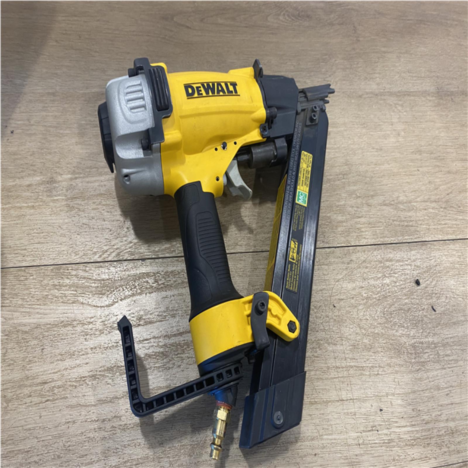 AS-IS 35-Degree Pneumatic Metal Connector Nailer