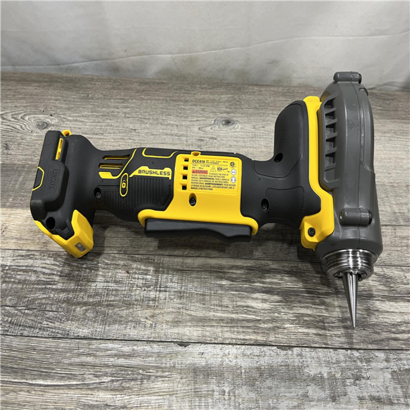 GOOD - DEWALT 20-Volt MAX XR 1-1/2 in. PEX Expander Kit