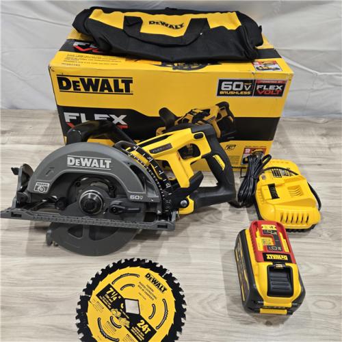 LIKE NEW! - DEWALT 60V FLEXVOLT MAX Lithium-Ion 7-1/4 Brushless Cordless Wormdrive Style Circular Saw Kit 9.0 Ah