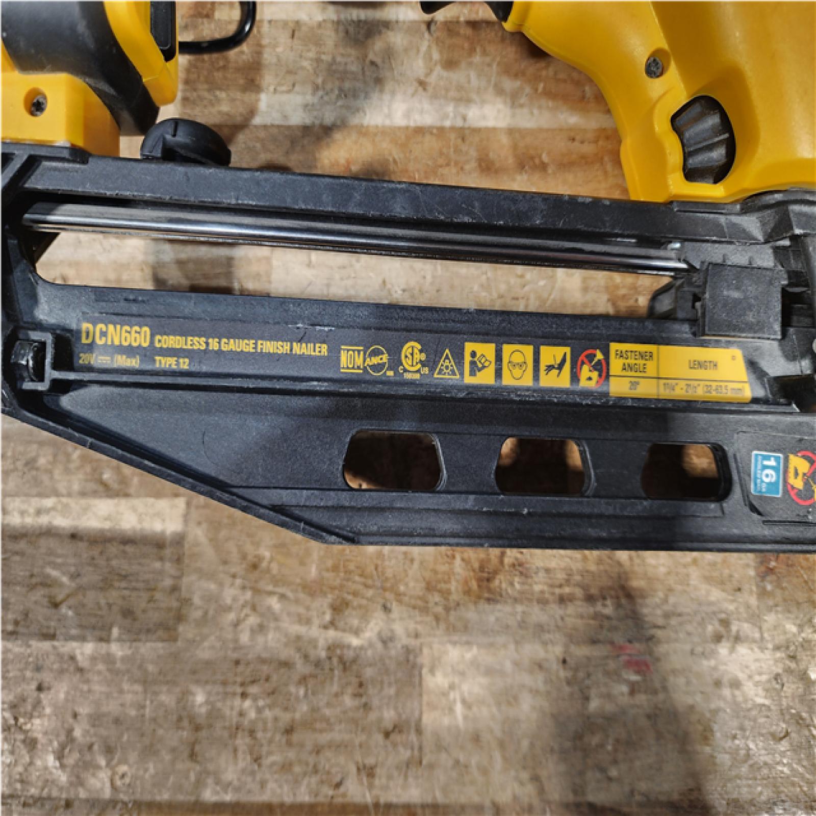 HOUSTON LOCATION - AS - IS DEWALT 20V MAX XR Lithium-Ion Electric Cordless 16-Gauge Angled Finishing Nailer (Tool Only)