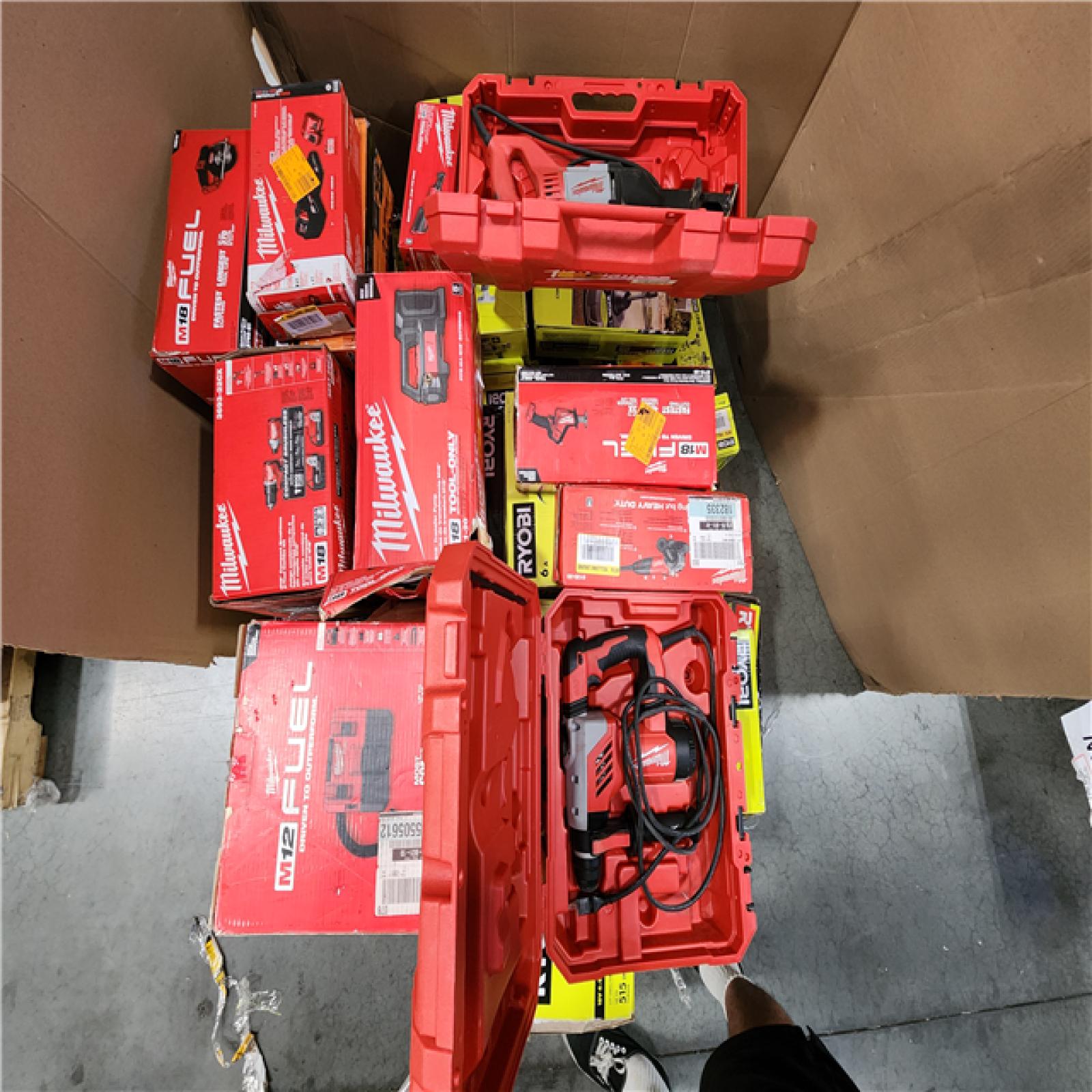 CALIFORNIA AS-IS TOOL PALLET