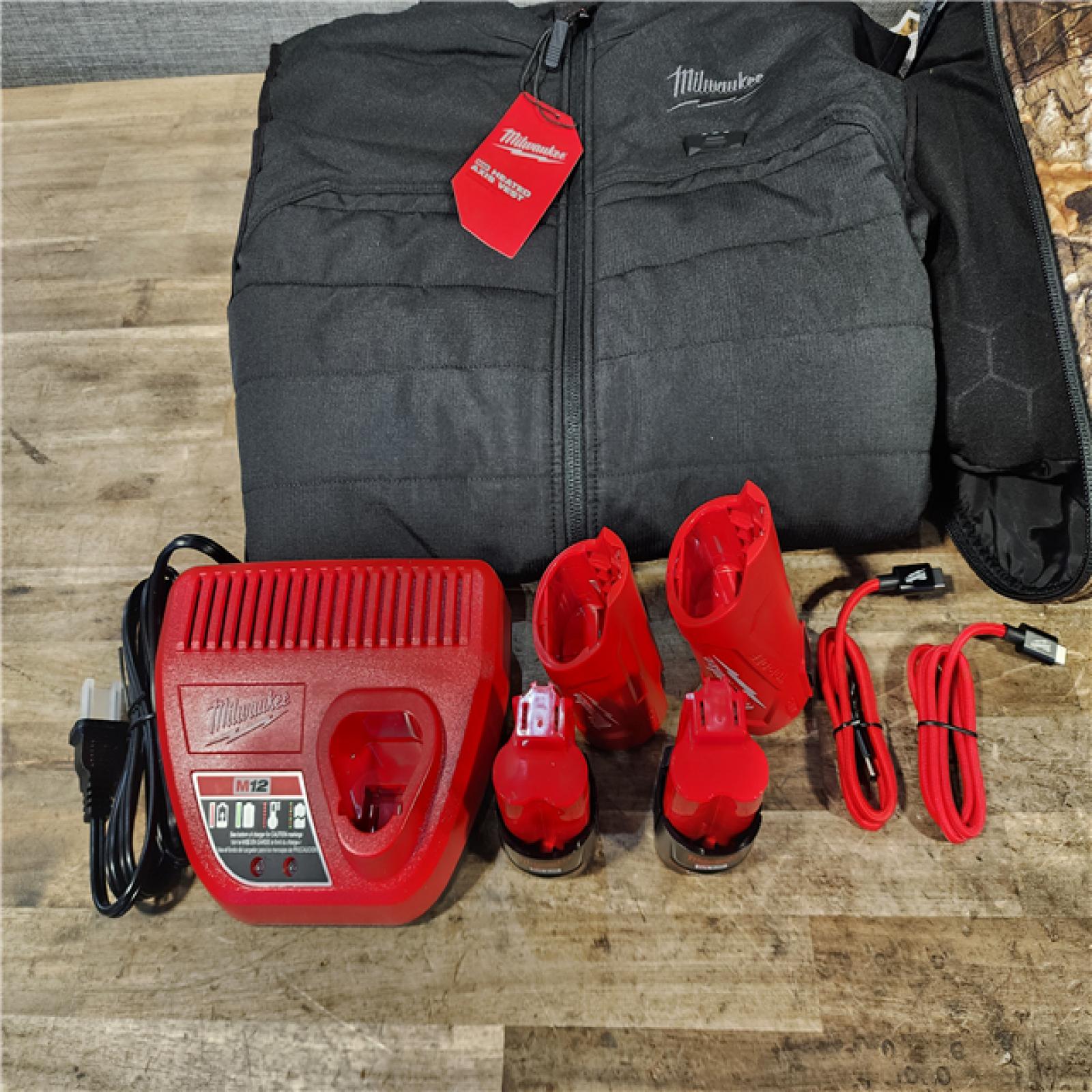 HOUSTON LOCATION - AS-IS MILWAUKEE 2 HEATED CLOTHING COMBO KIT