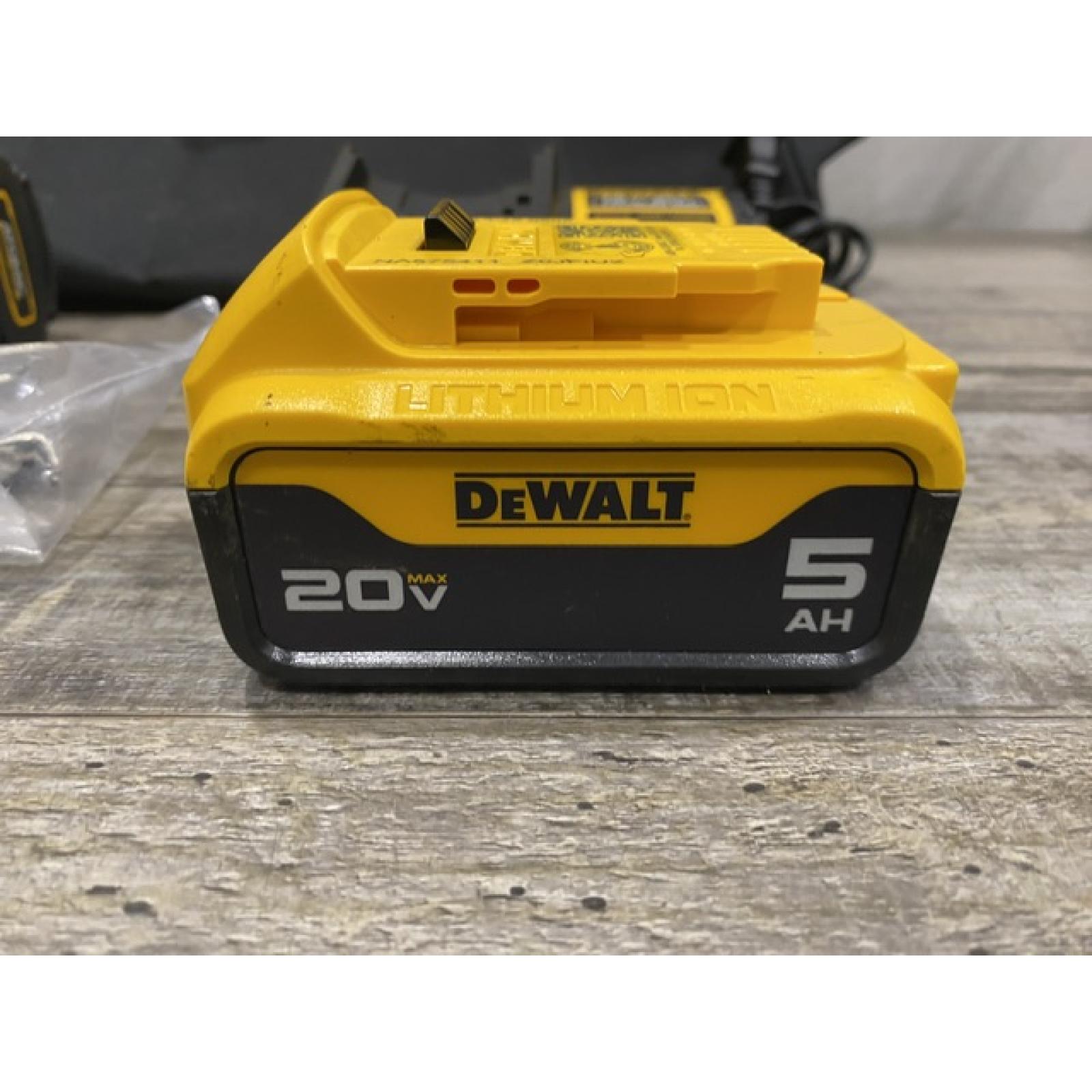 AS-IS DEWALT ATOMIC 20V MAX Lithium-Ion Cordless 1/4 in. Brushless Impact Driver Kit