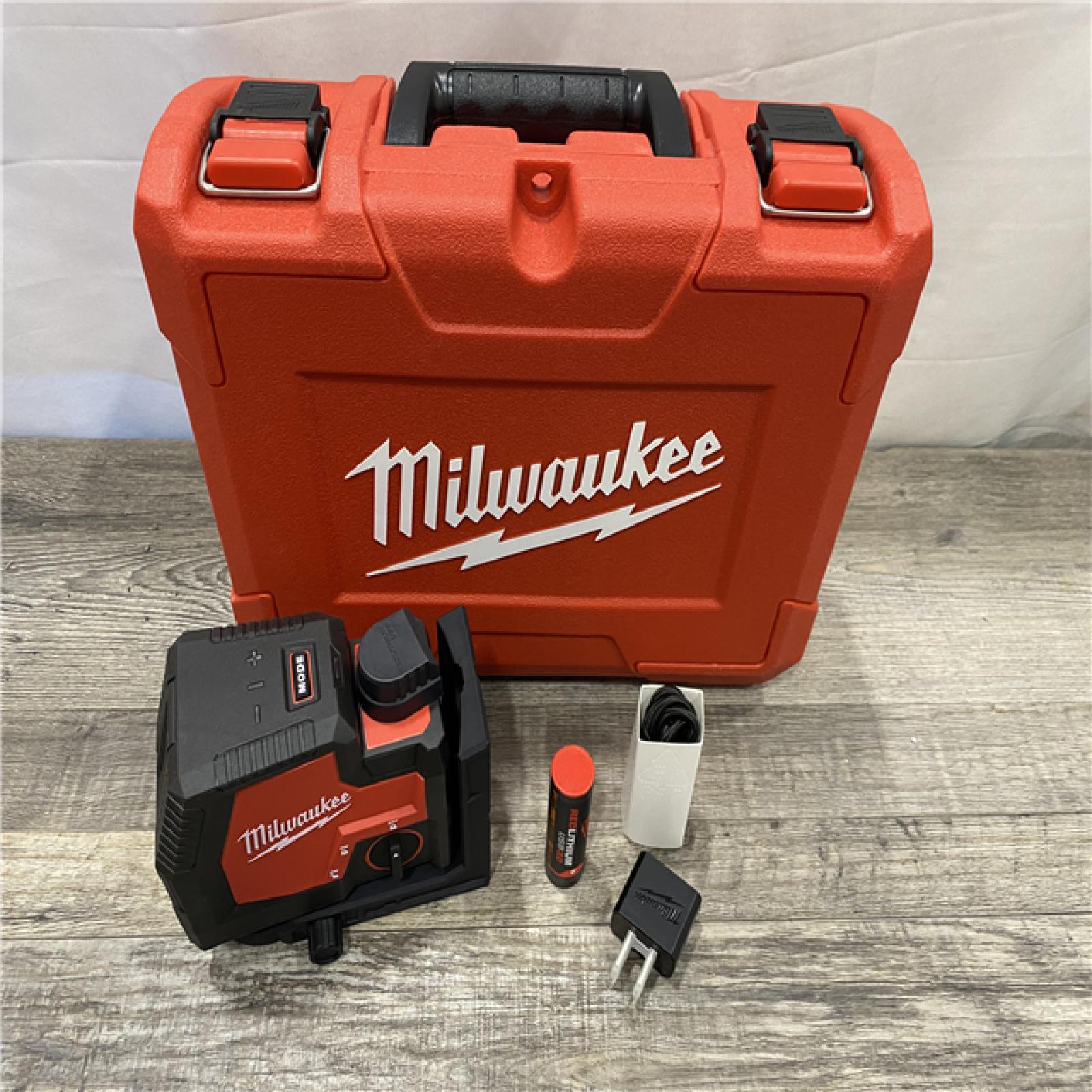 AS-IS Milwaukee 100 ft. REDLITHIUM Lithium-Ion USB Green Rechargeable Cross Line Laser Level Kit