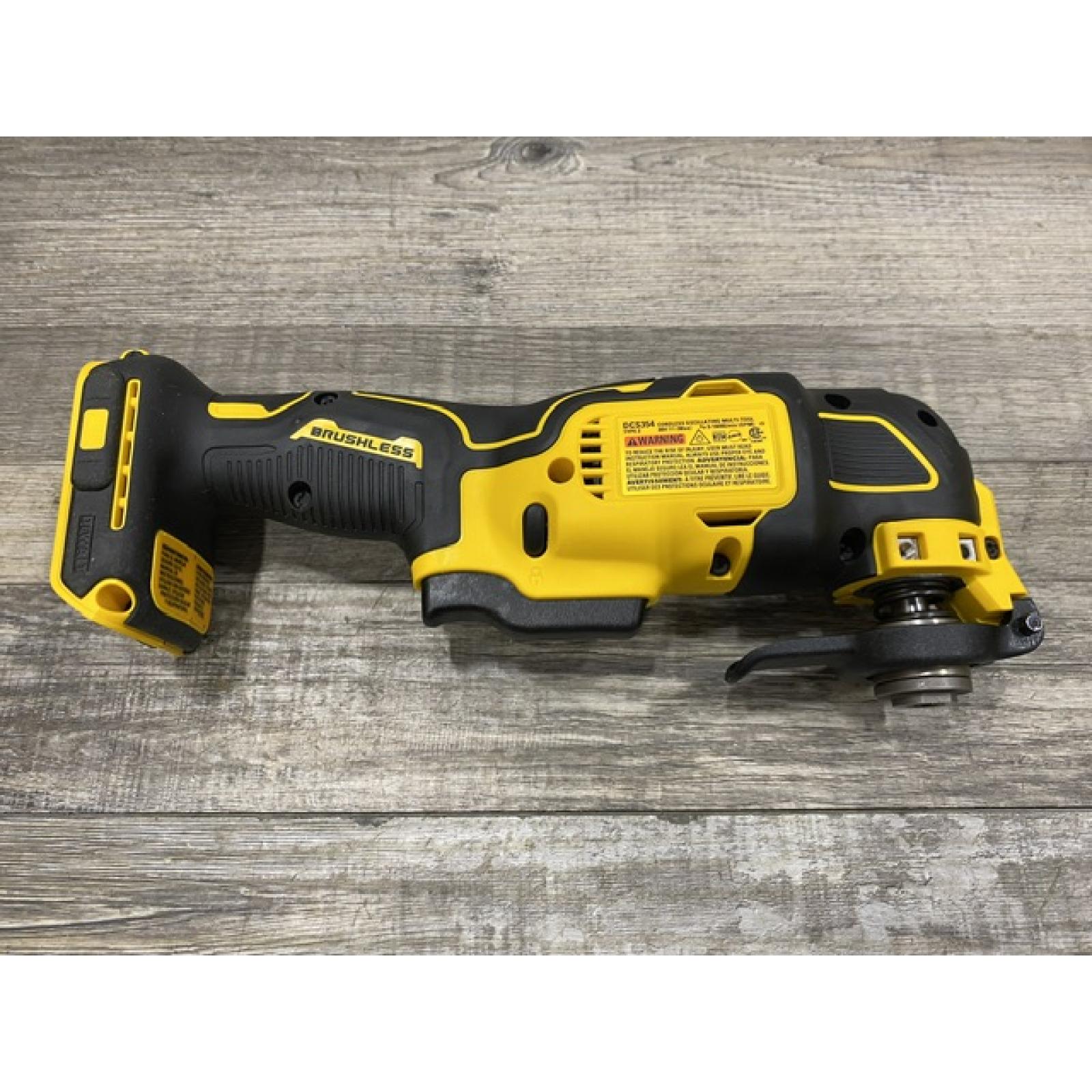 AS-IS DEWALT ATOMIC 20V MAX Cordless Brushless Oscillating Multi Tool Kit