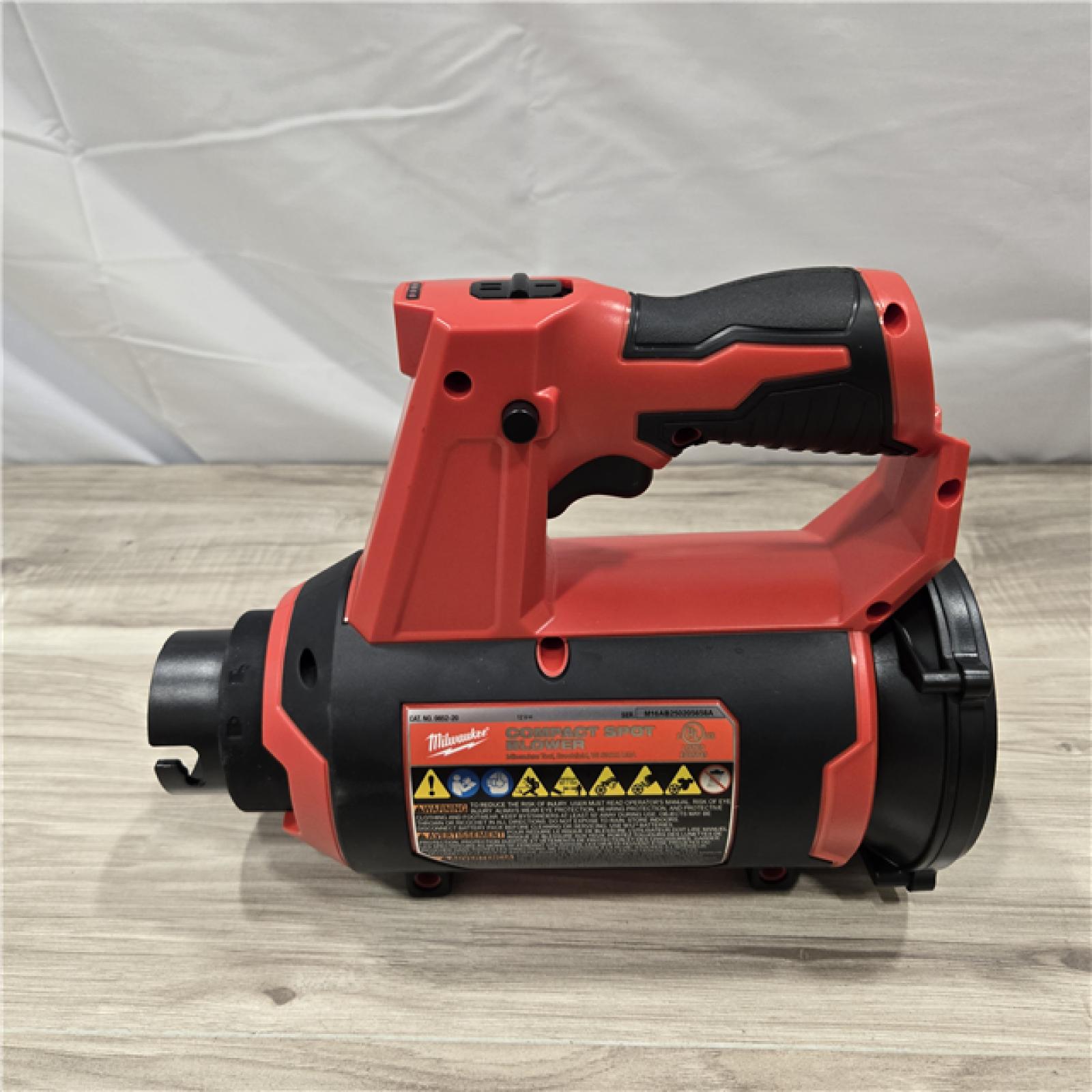LIKE NEW! - Milwaukee M12 Compact Spot Blower