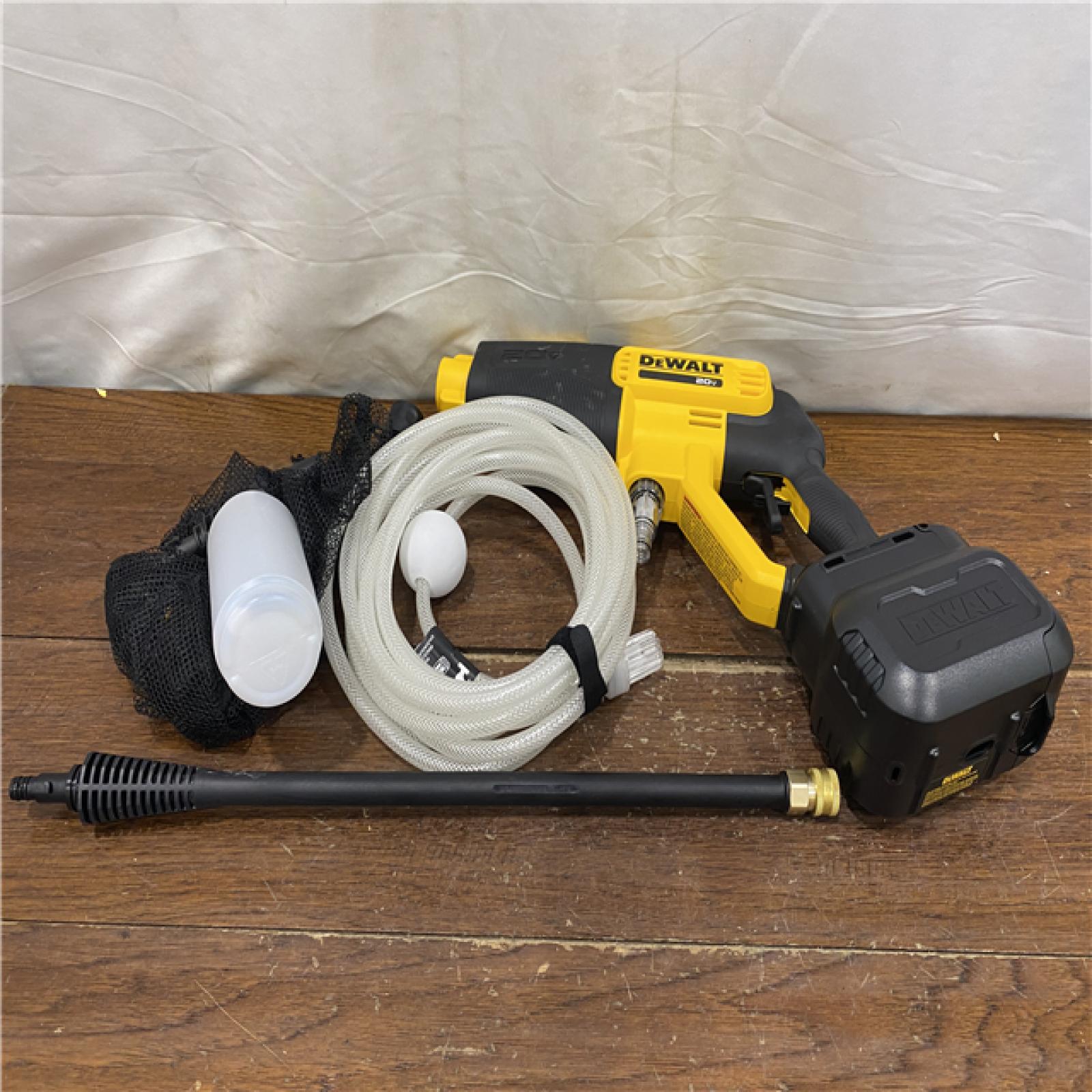 AS-IS Dewalt 20V 550 PSI  1 GPM Cordless Power Cleaner W/ 4 Nozzles Tool-Only DCPW550B