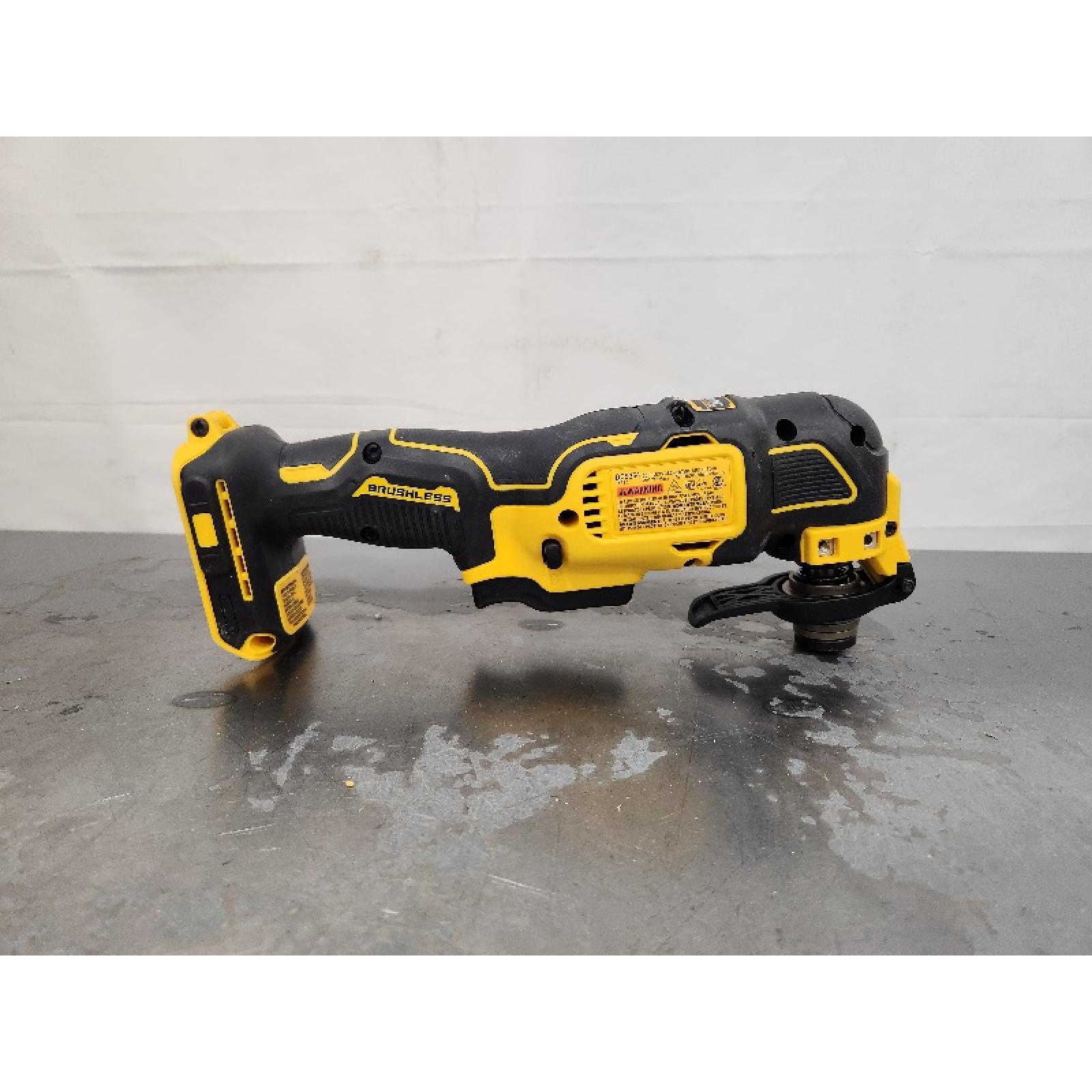 AS-IS- DEWALT ATOMIC 20V MAX Cordless Brushless Oscillating Multi Tool (Tool Only)