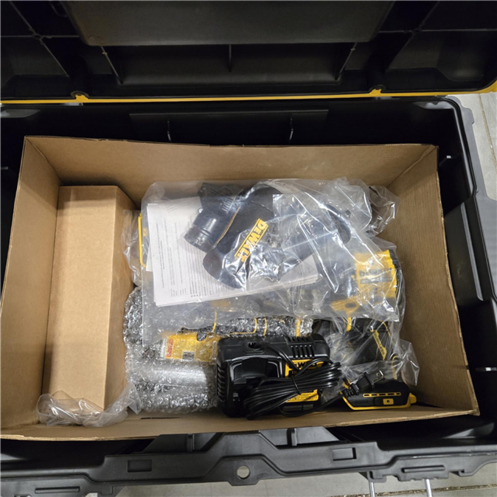 LIKE NEW Dewalt 20-Volt MAX ToughSystem Lithium-Ion 6-Tool Cordless Combo Kit