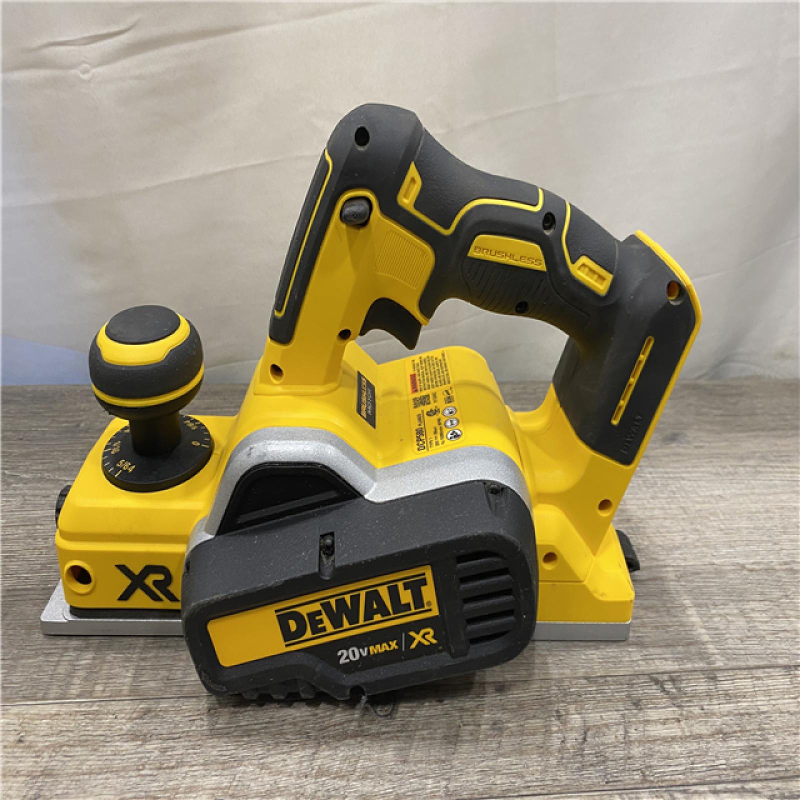 AS-IS DEWALT 20V MAX XR Cordless Brushless 3-1/4 in. Planer (Tool Only)