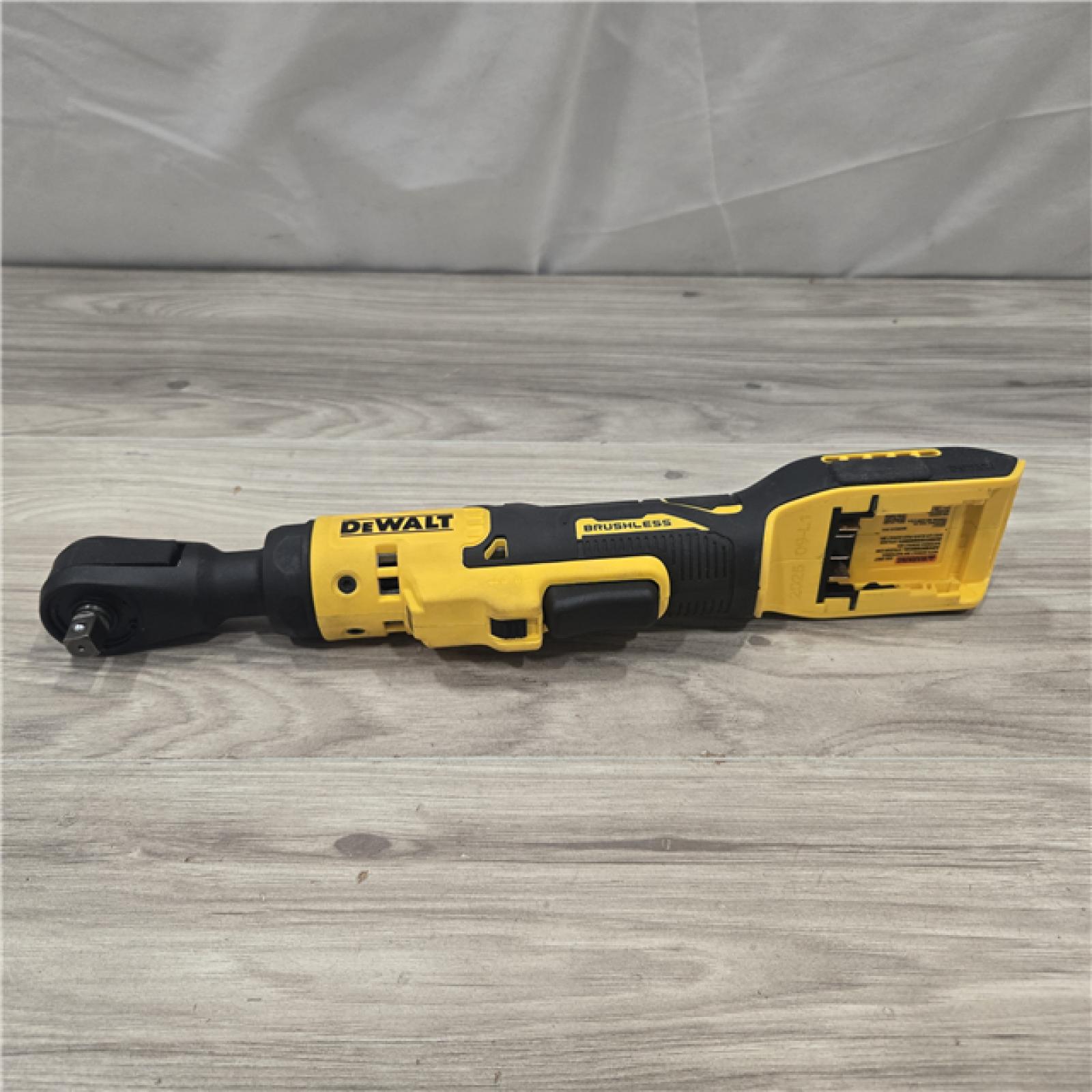 AS-IS DeWalt ATOMIC 20V MAX Cordless 3/8 in. Ratchet (Tool Only)