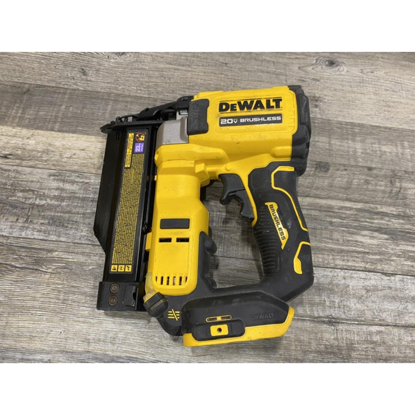 AS-IS DEWALT ATOMIC 20V MAX Lithium Ion Cordless 23 Gauge Pin Nailer Kit