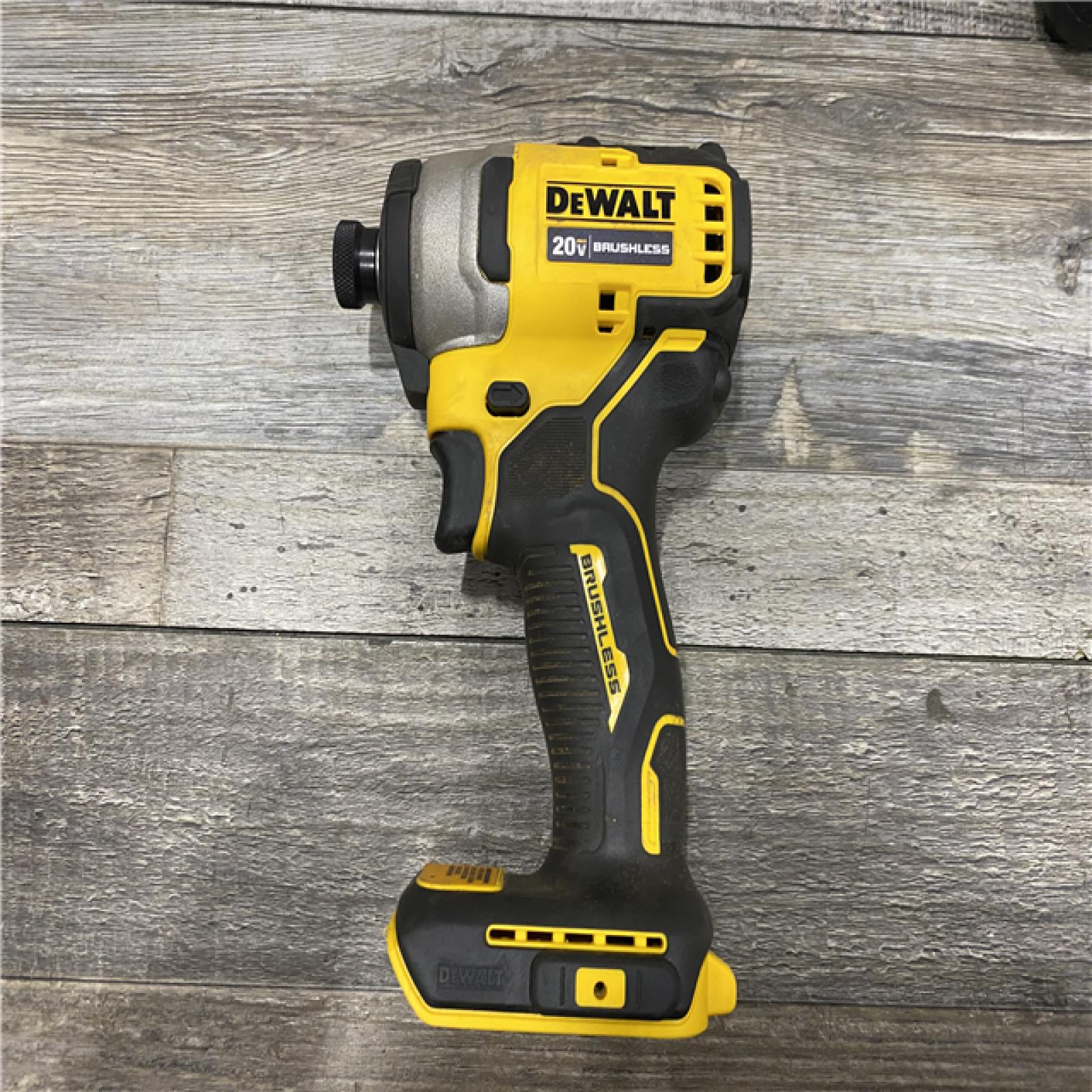 AS-IS DEWALT Atomic 20V Max Lithium-Ion Brushless Cordless Compact 1/4 in. Impact Driver Kit