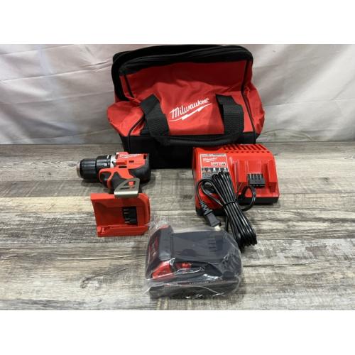 NEW - Milwaukee 18V Lithium-Ion Brushless Cordless 1/2 in. Compact Drill/Driver Kit