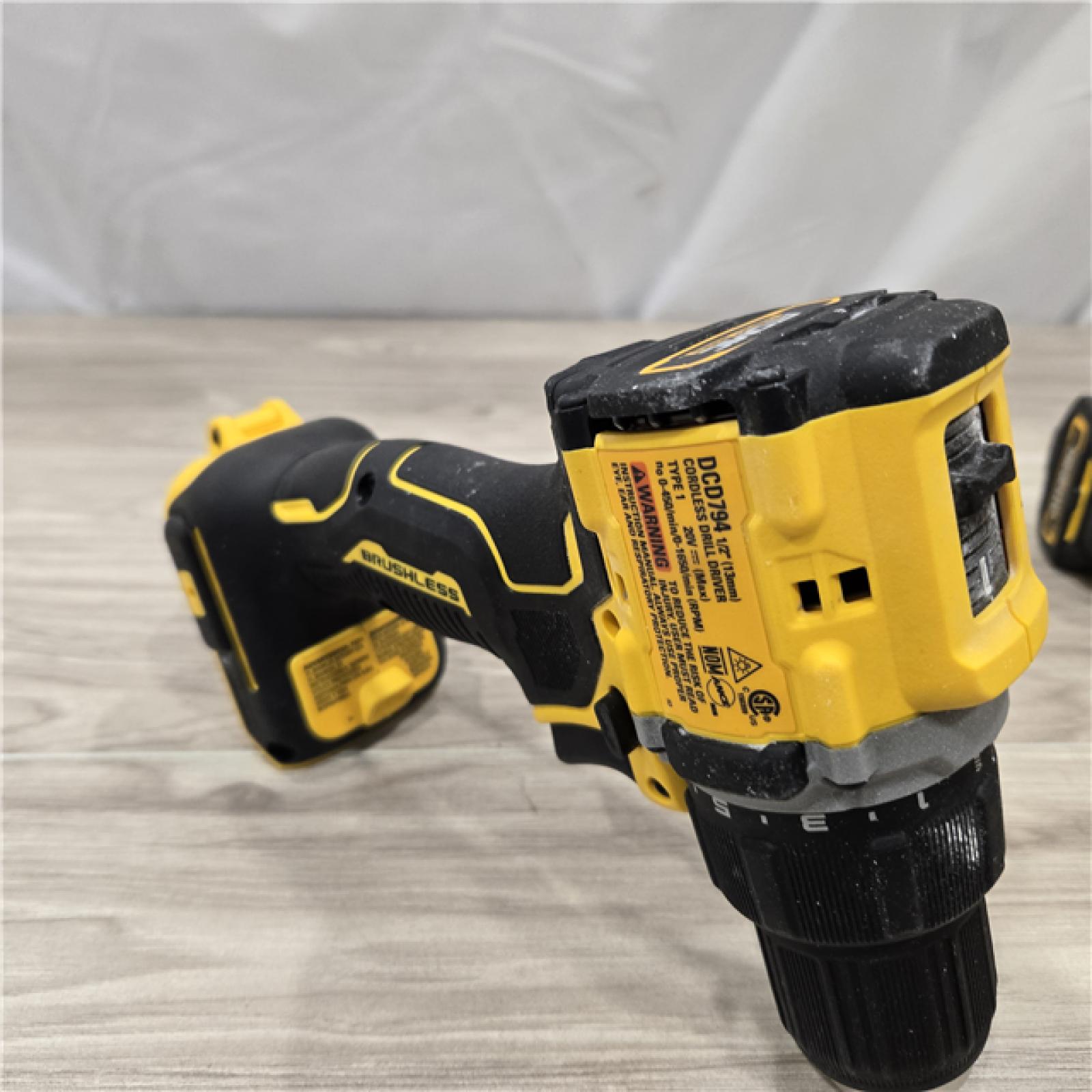 AS-IS Dewalt DCK225D2 20V MAX ATOMIC Compact Cordless Drill Driver and Impact Driver Combo Kit